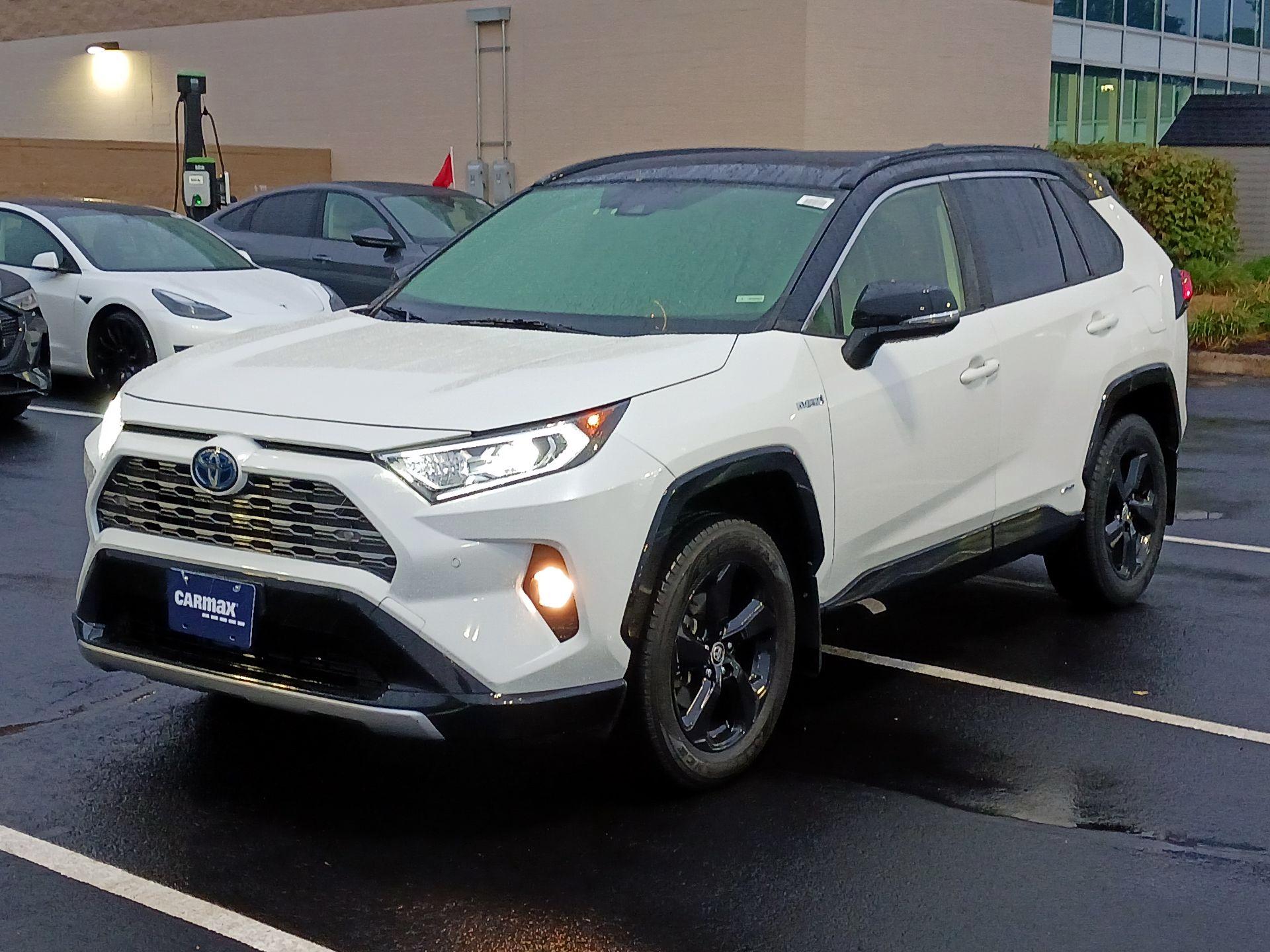 Thumbnail: 2020 Toyota RAV4 - 3
