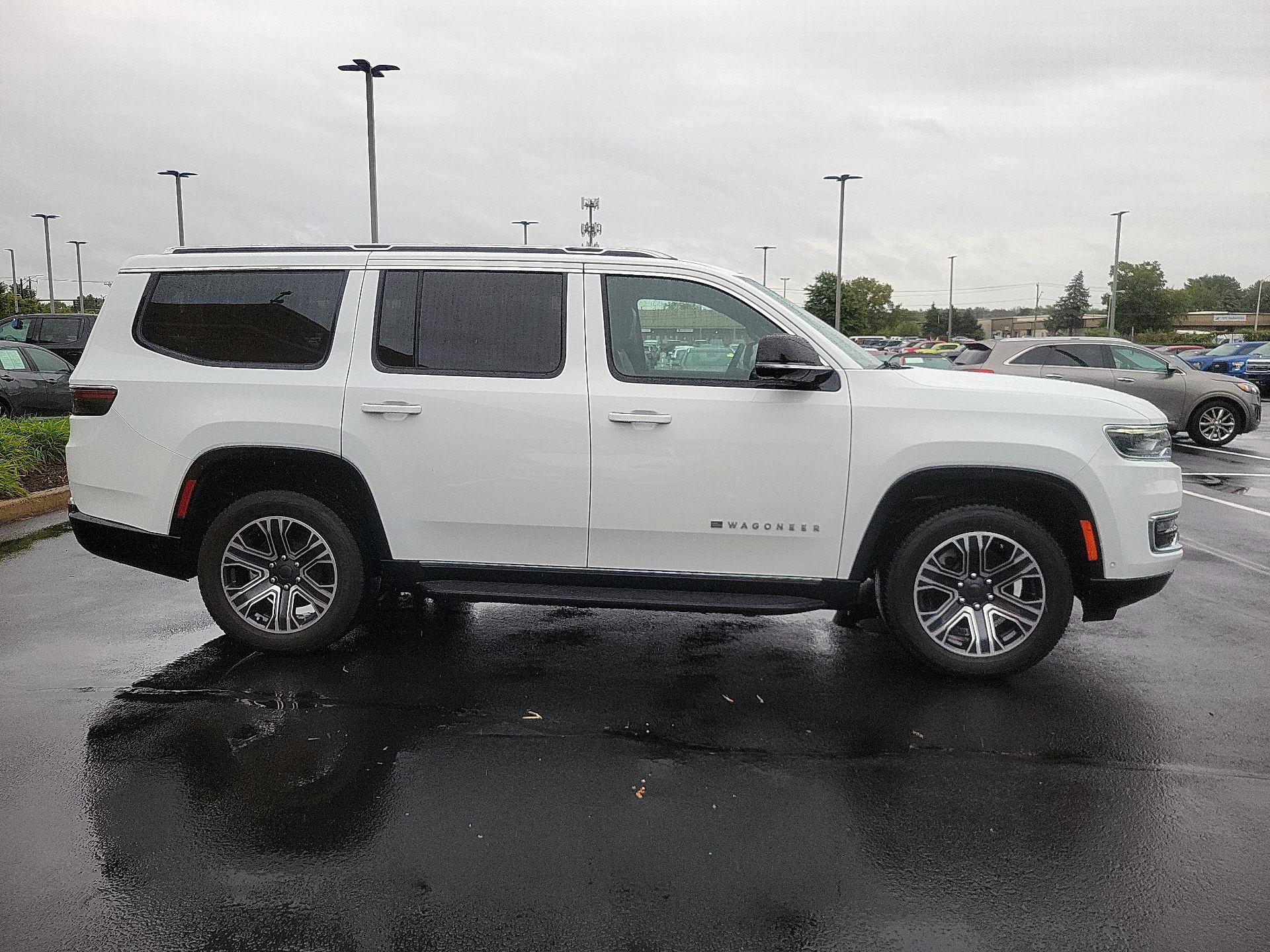 Thumbnail: 2023 Jeep Wagoneer - 4