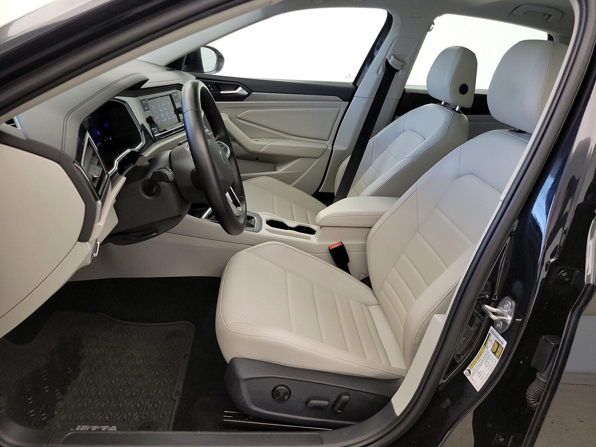 Thumbnail: 2023 Volkswagen Jetta - 11