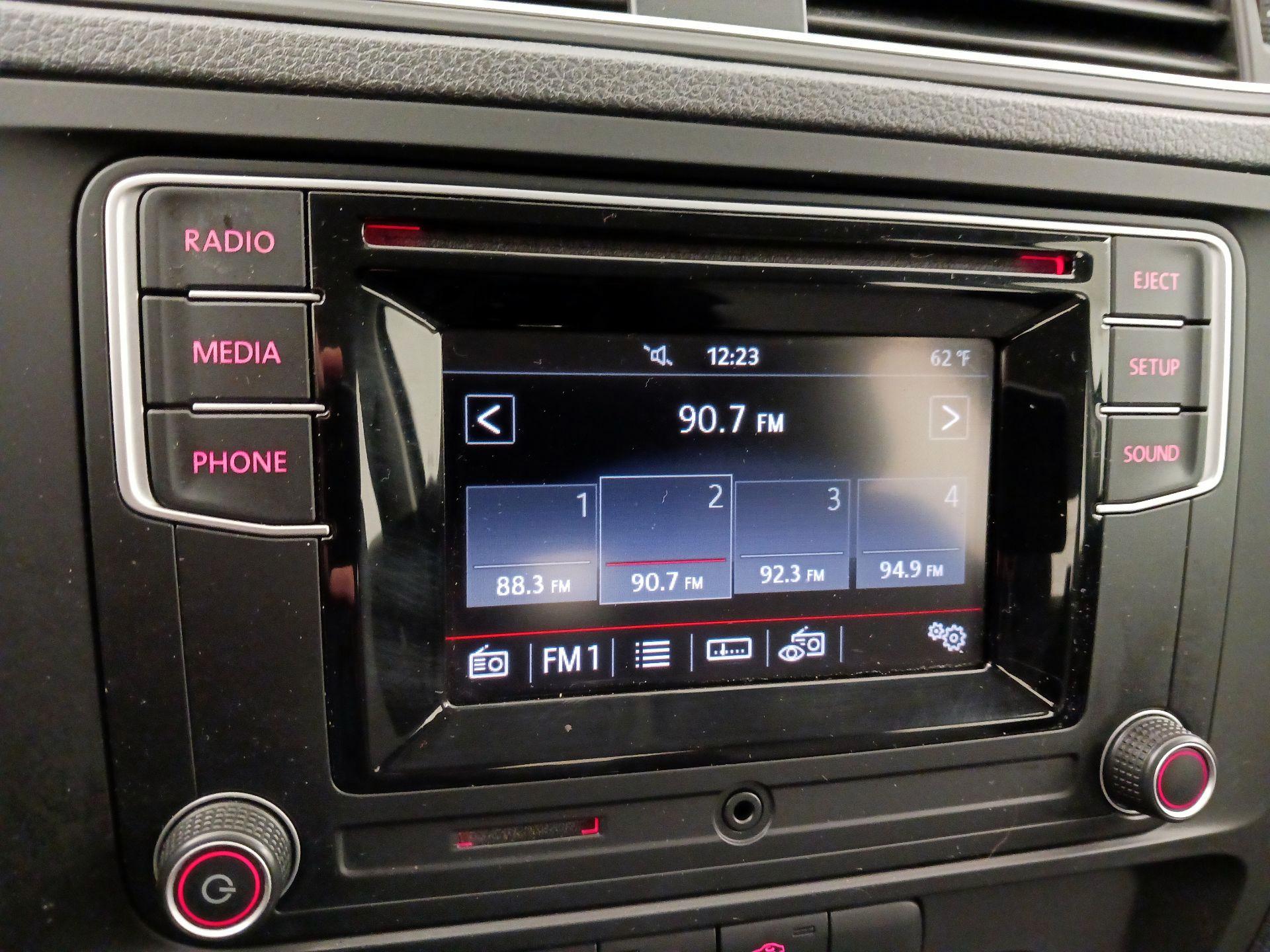 Thumbnail: 2017 Volkswagen Jetta - 15