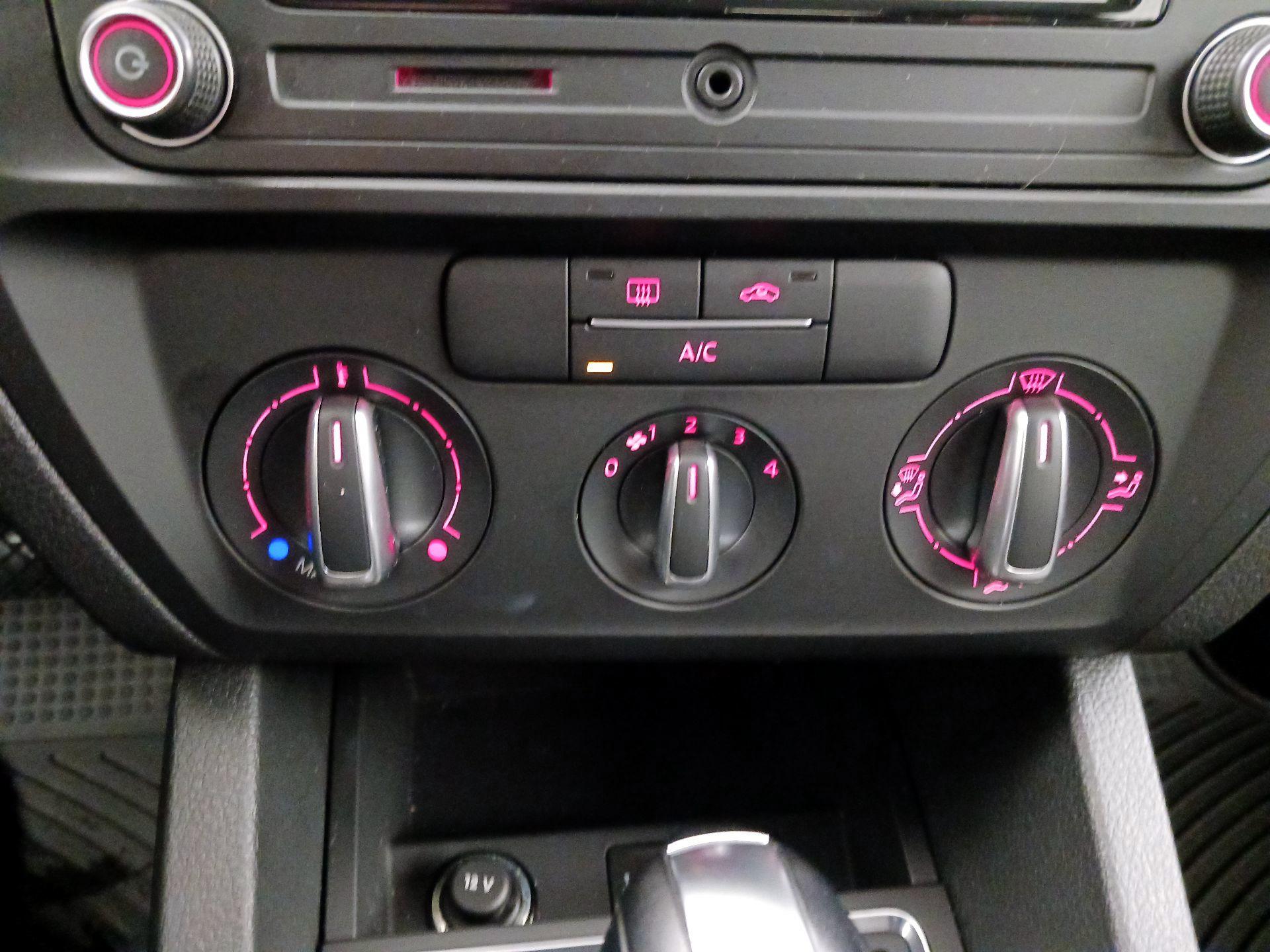 Thumbnail: 2017 Volkswagen Jetta - 16