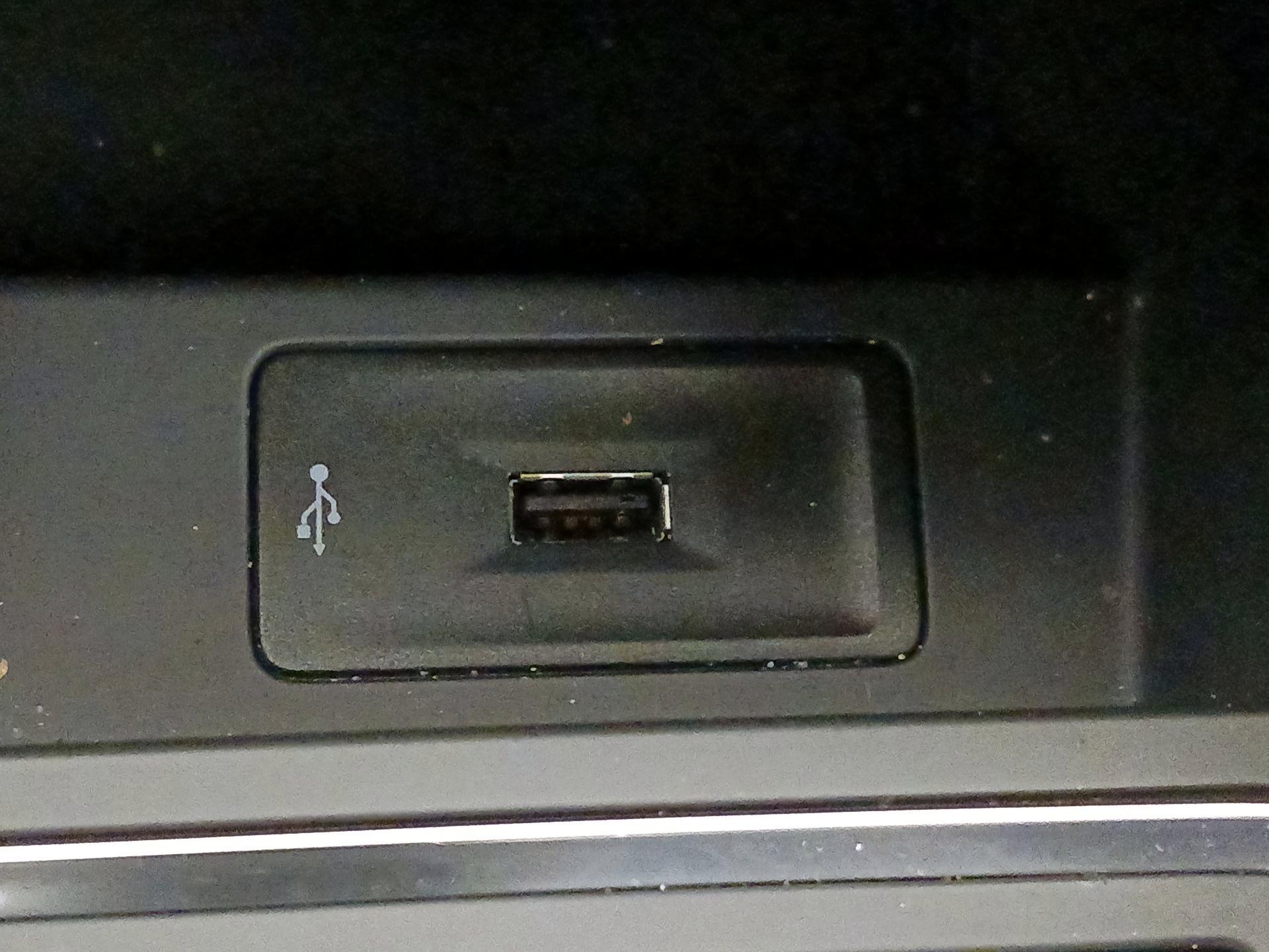 Thumbnail: 2017 Volkswagen Jetta - 18