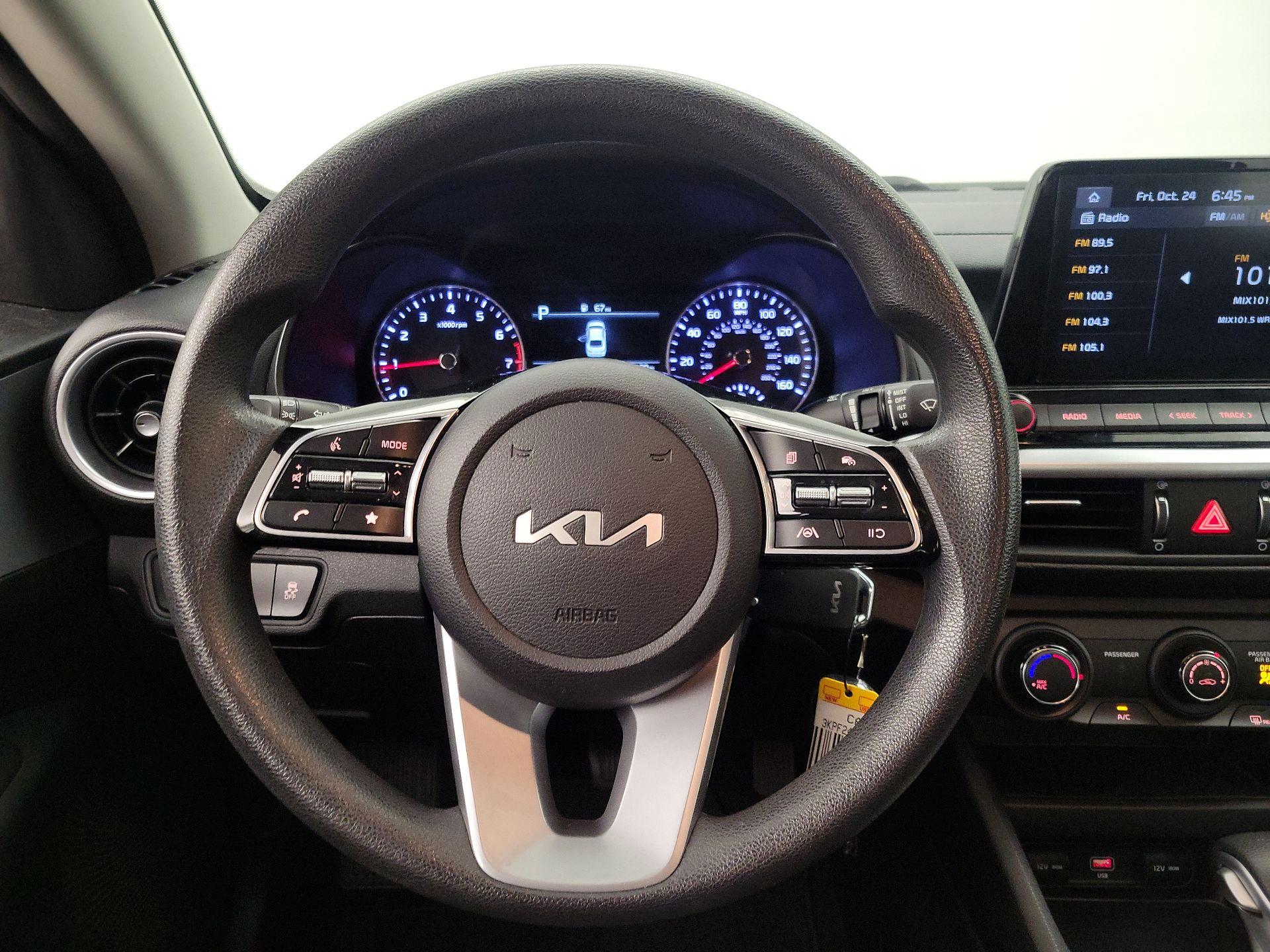 Thumbnail: 2023 Kia Forte - 10