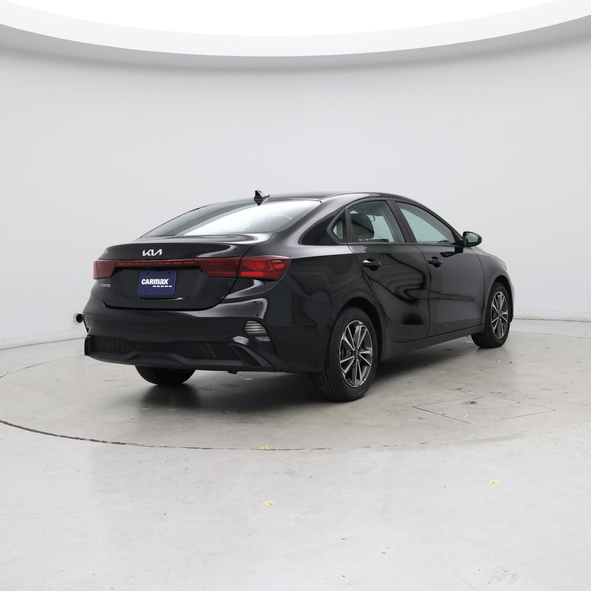 Thumbnail: 2023 Kia Forte - 8