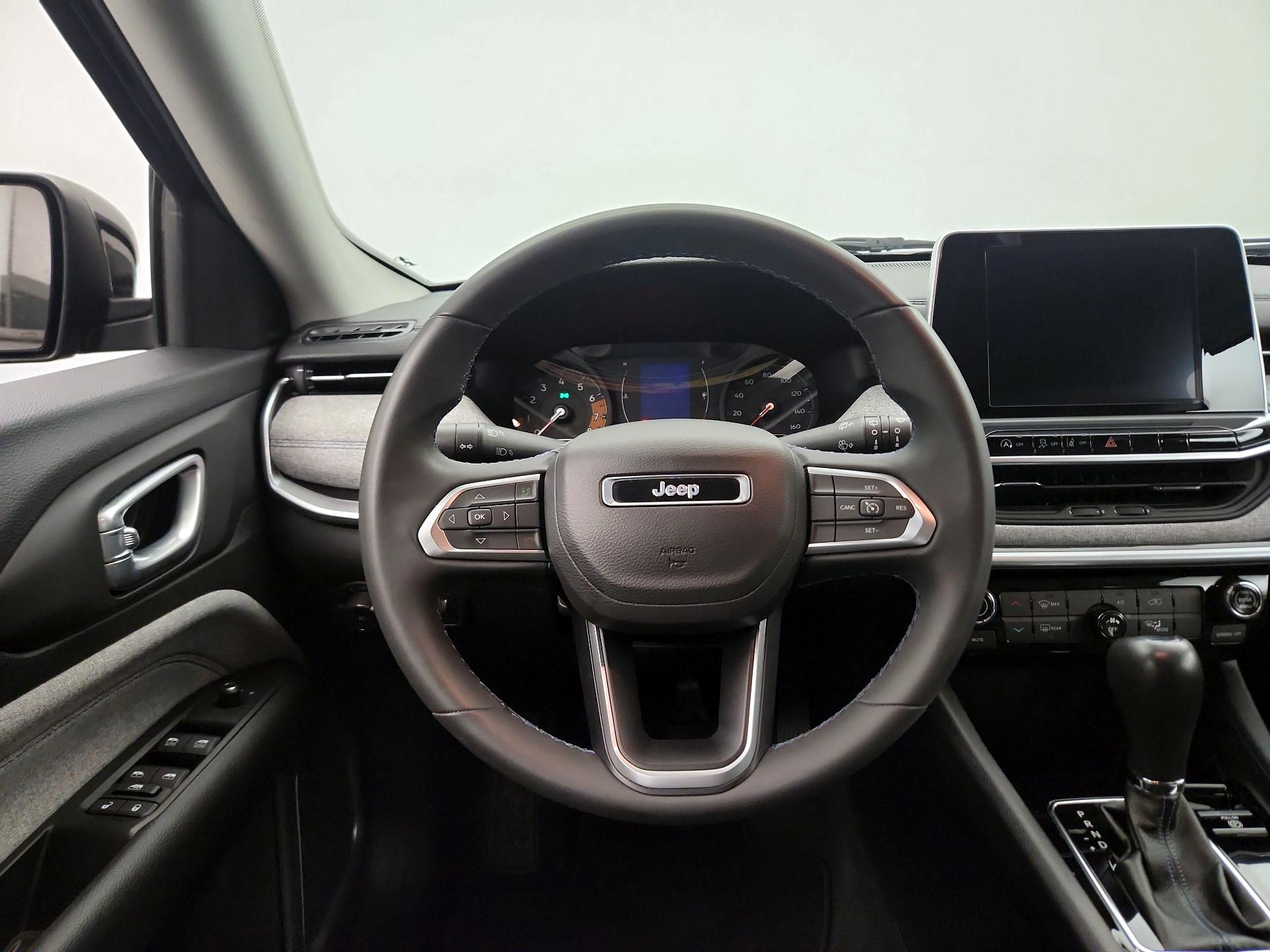 Thumbnail: 2022 Jeep Compass - 10