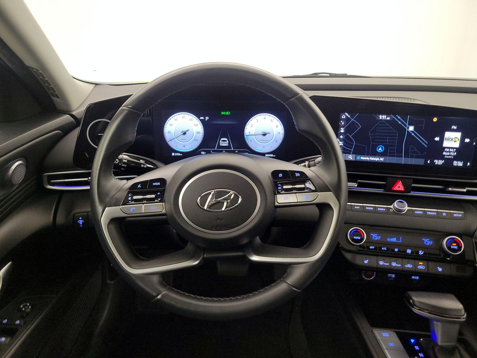 Thumbnail: 2023 Hyundai Elantra - 10