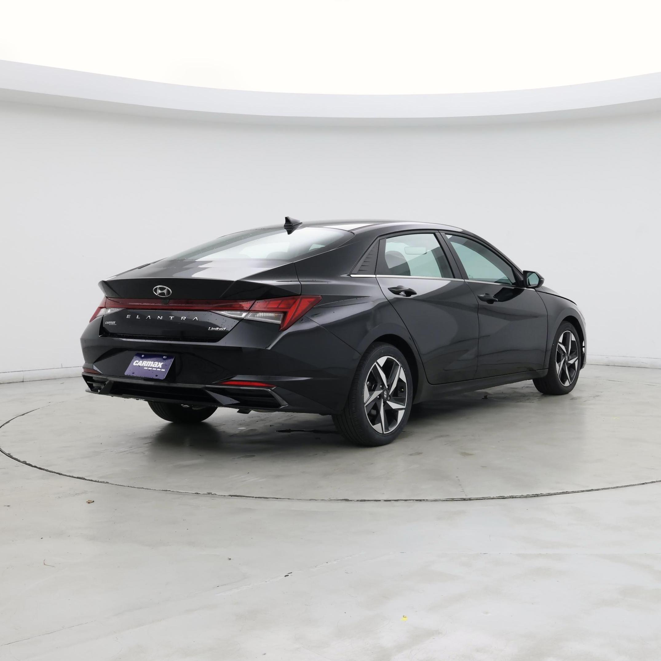 Thumbnail: 2023 Hyundai Elantra - 8
