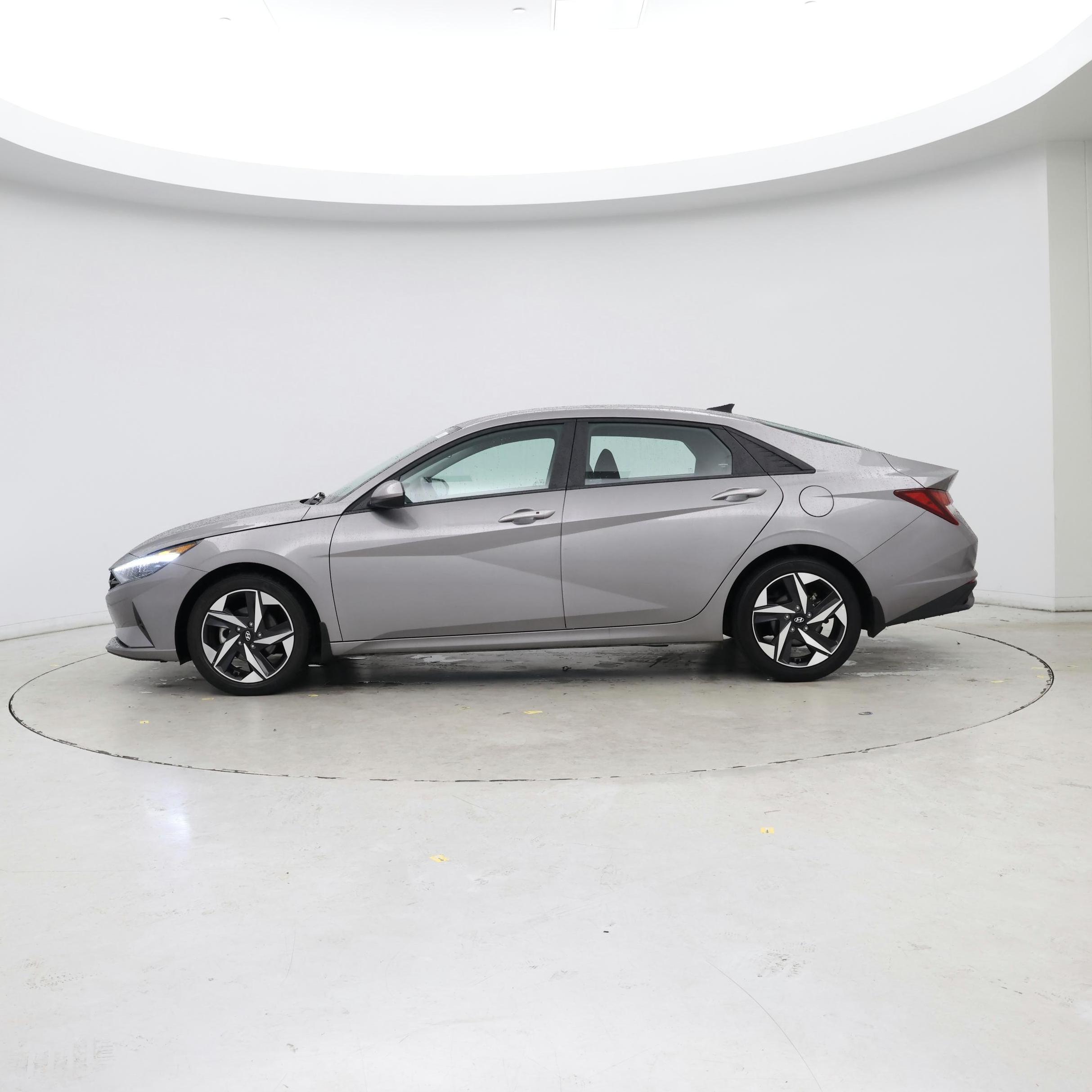 Thumbnail: 2023 Hyundai Elantra - 3