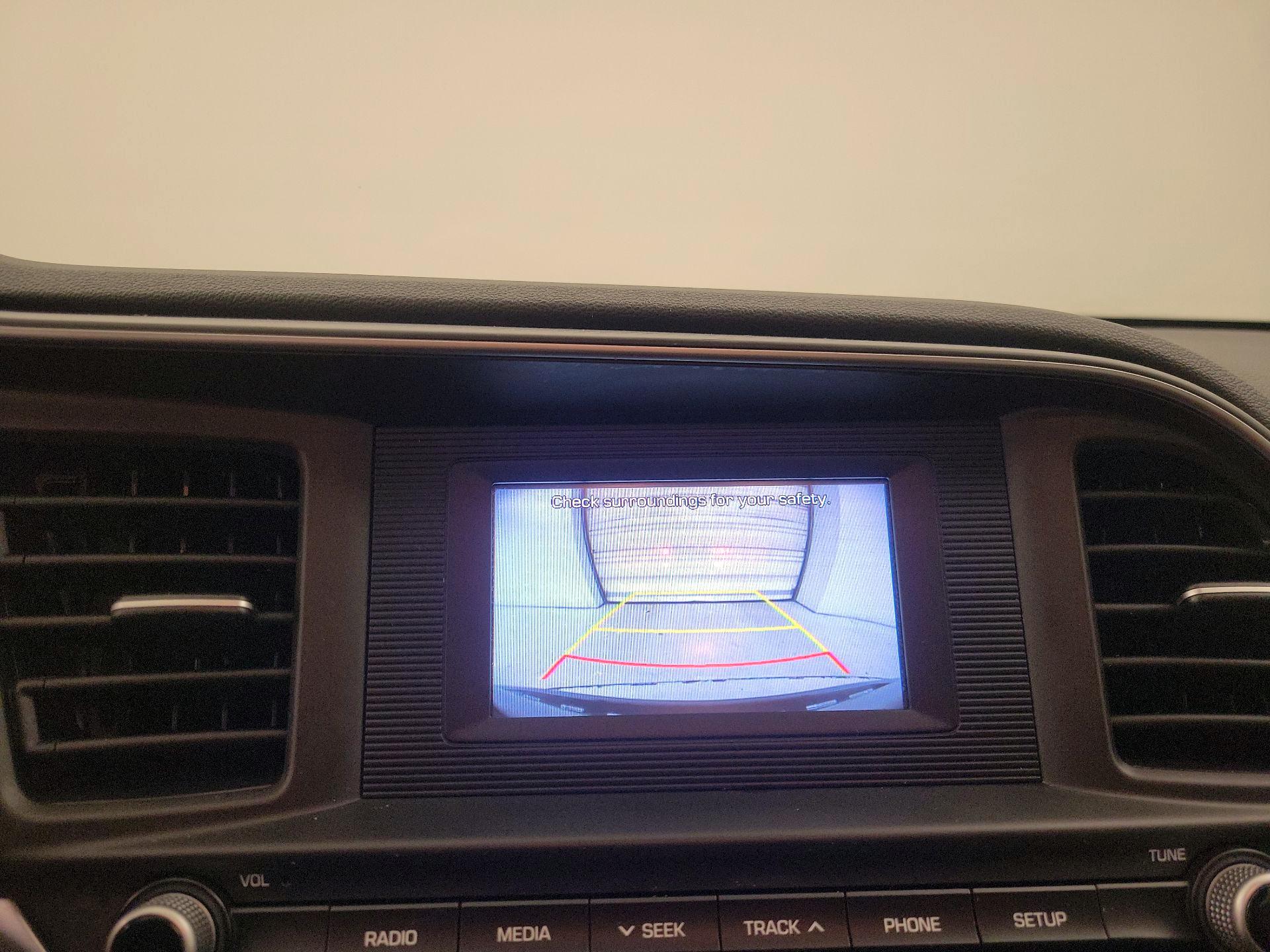 Thumbnail: 2020 Hyundai Elantra - 14