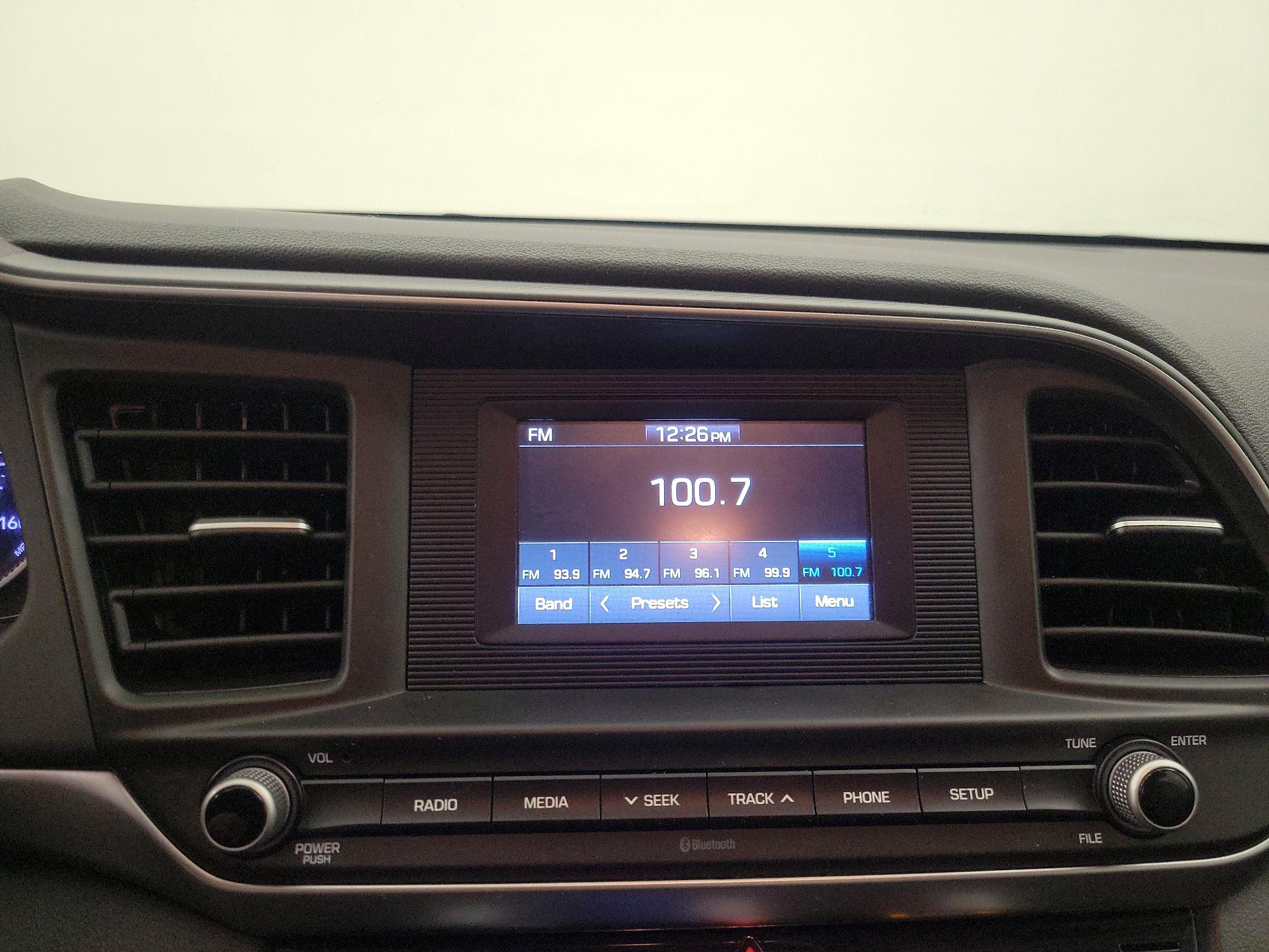 Thumbnail: 2020 Hyundai Elantra - 15