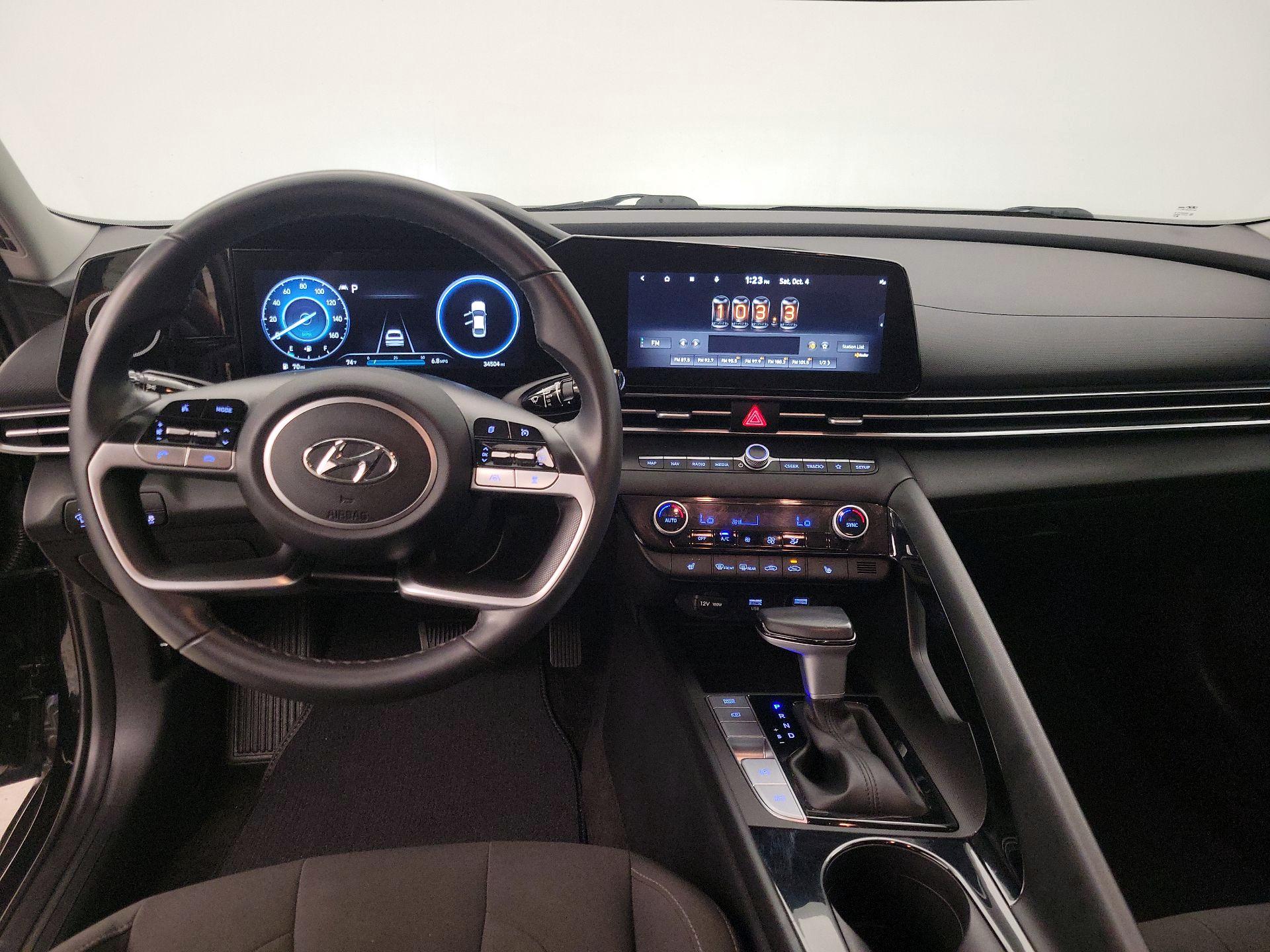 Thumbnail: 2023 Hyundai Elantra - 9