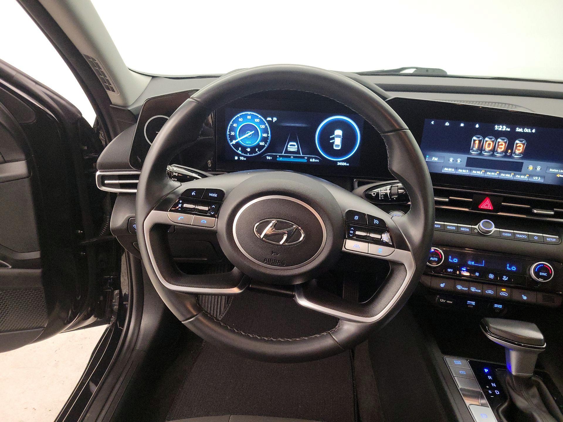 Thumbnail: 2023 Hyundai Elantra - 10