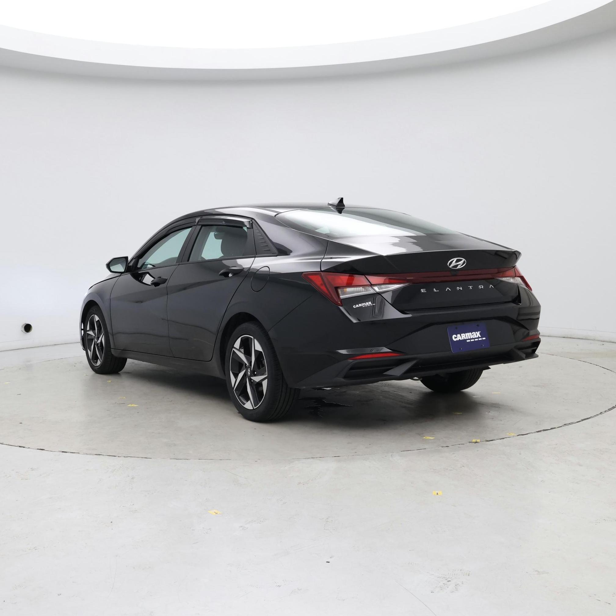 Thumbnail: 2023 Hyundai Elantra - 2