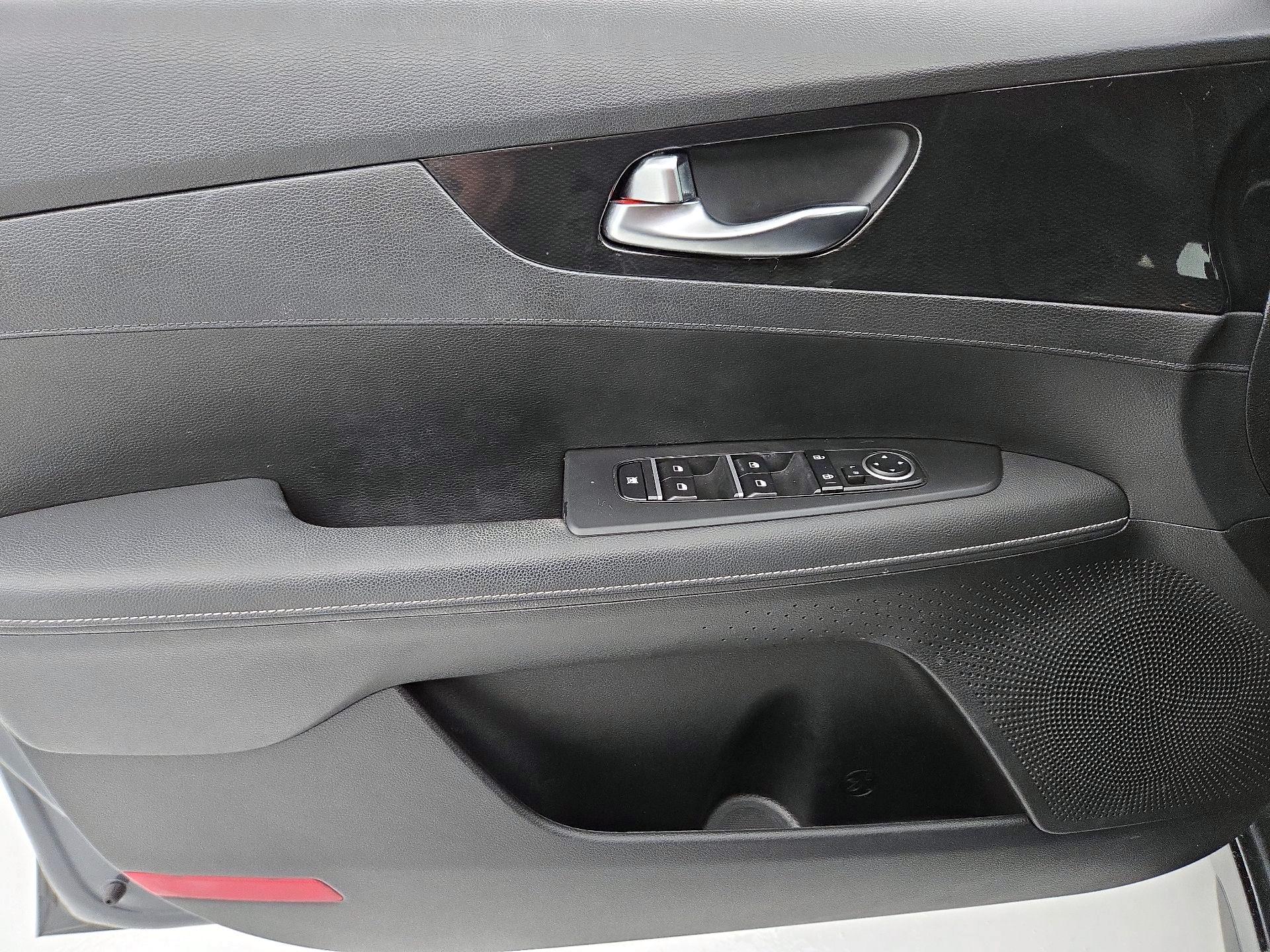 Thumbnail: 2023 Kia Forte - 12