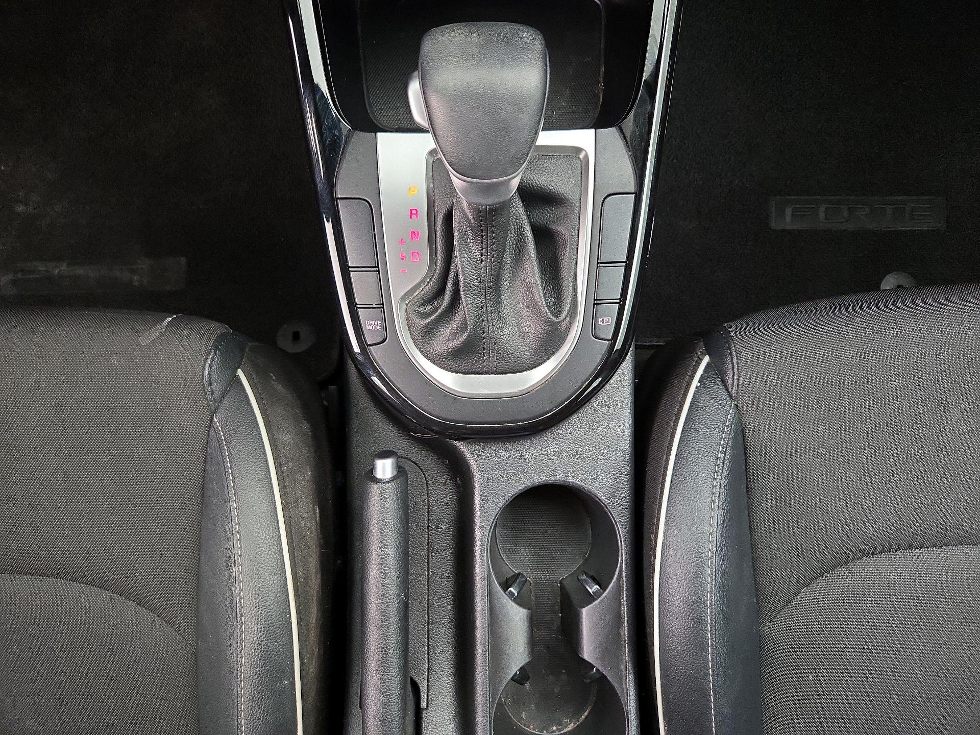 Thumbnail: 2023 Kia Forte - 18