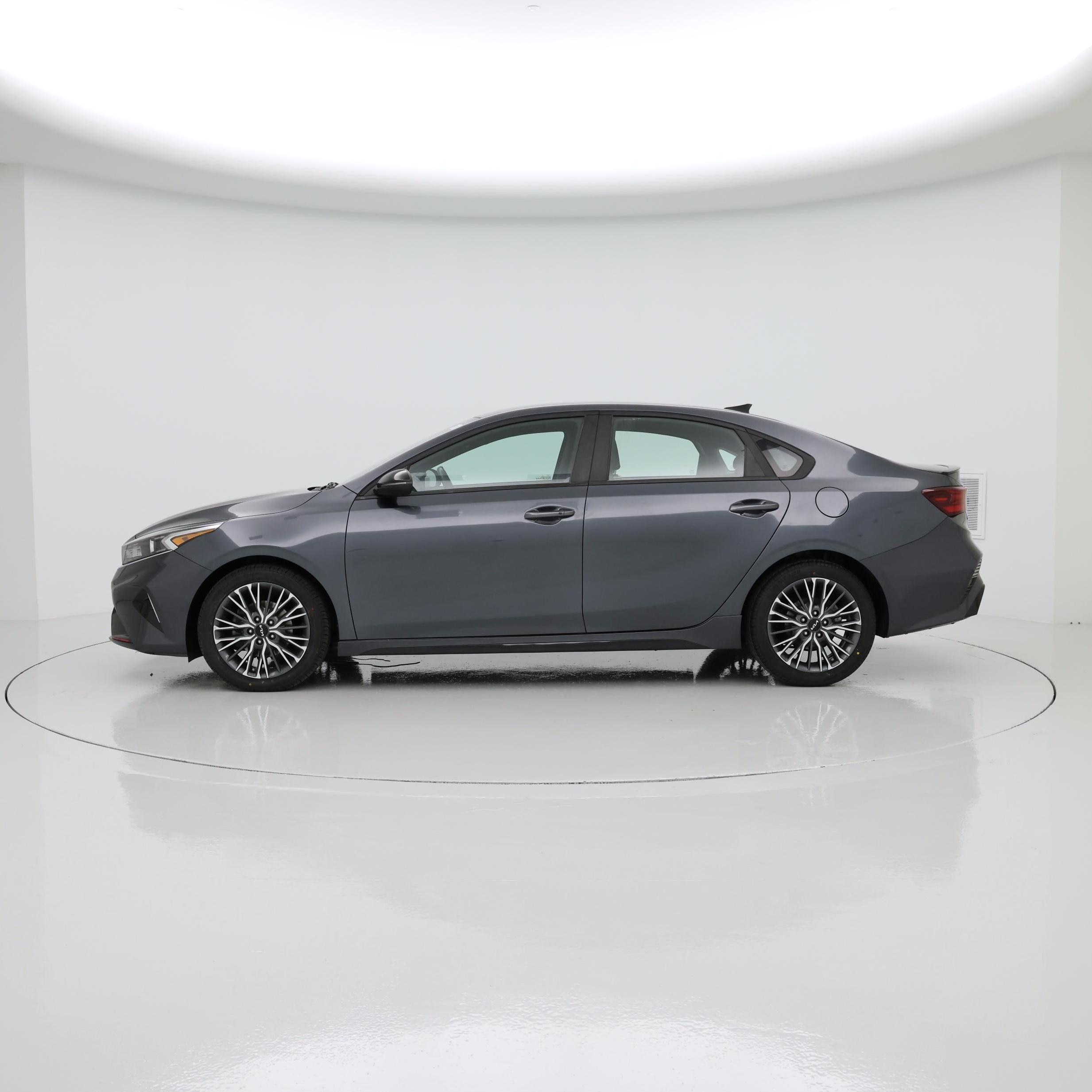Thumbnail: 2023 Kia Forte - 3