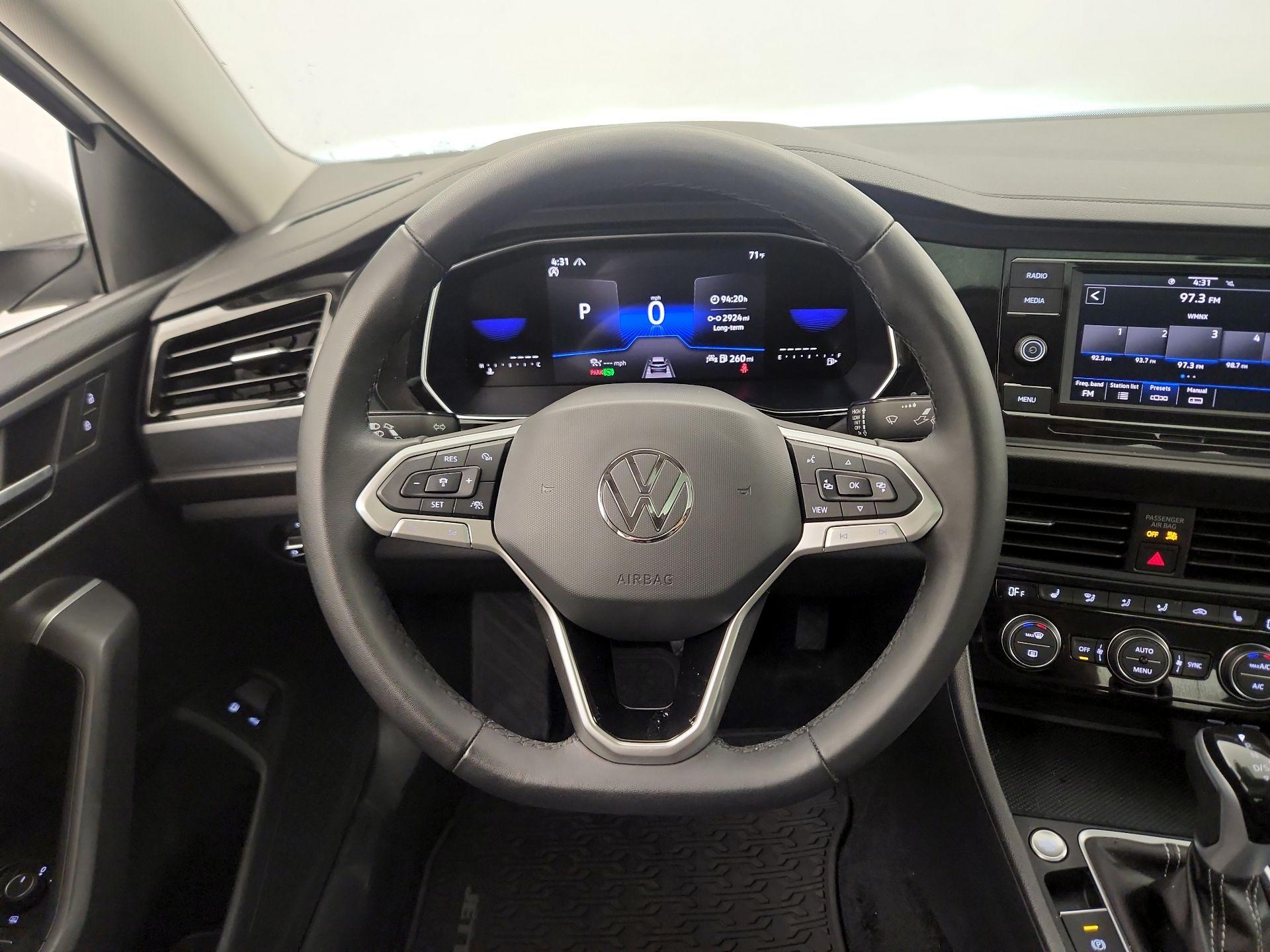 Thumbnail: 2023 Volkswagen Jetta - 10