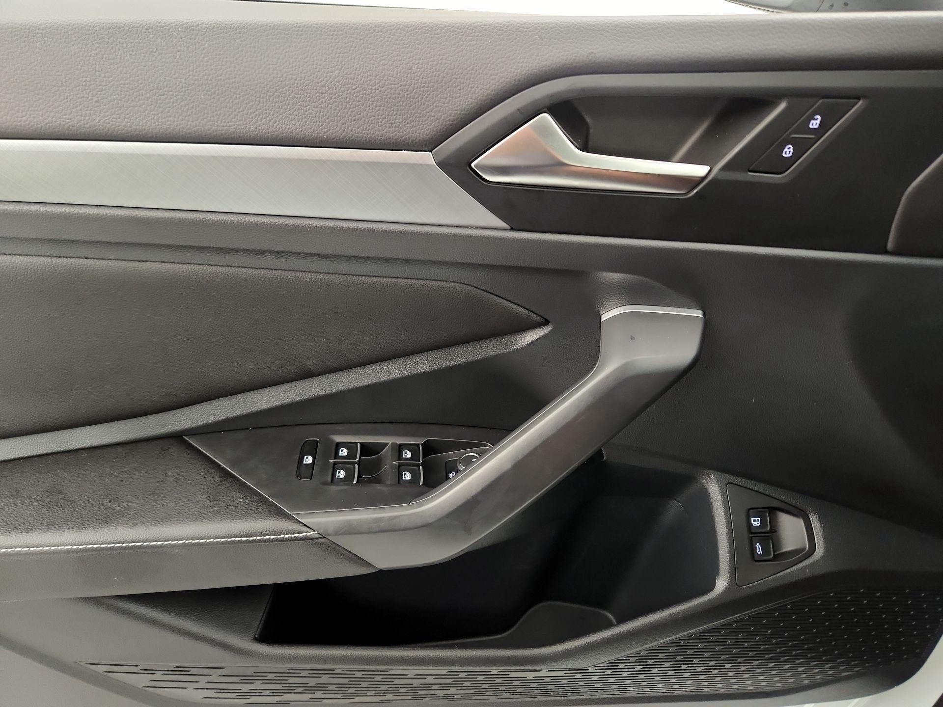 Thumbnail: 2023 Volkswagen Jetta - 12