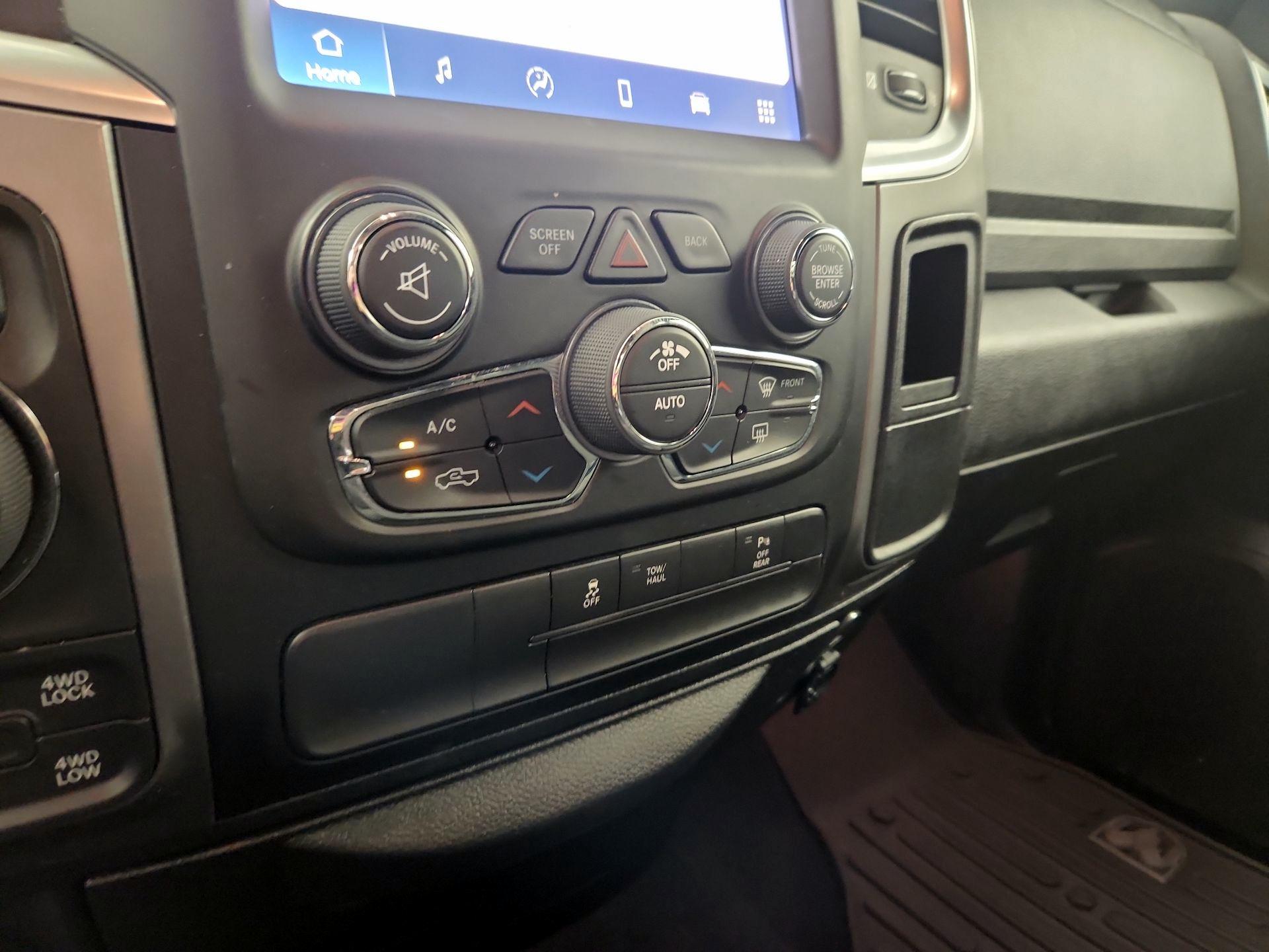 Thumbnail: 2022 RAM 1500 Classic - 16