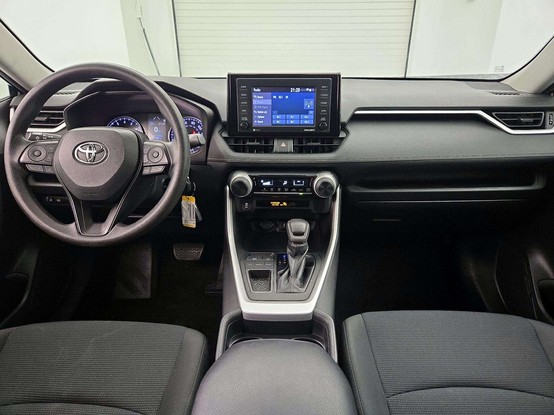 Thumbnail: 2020 Toyota RAV4 - 9