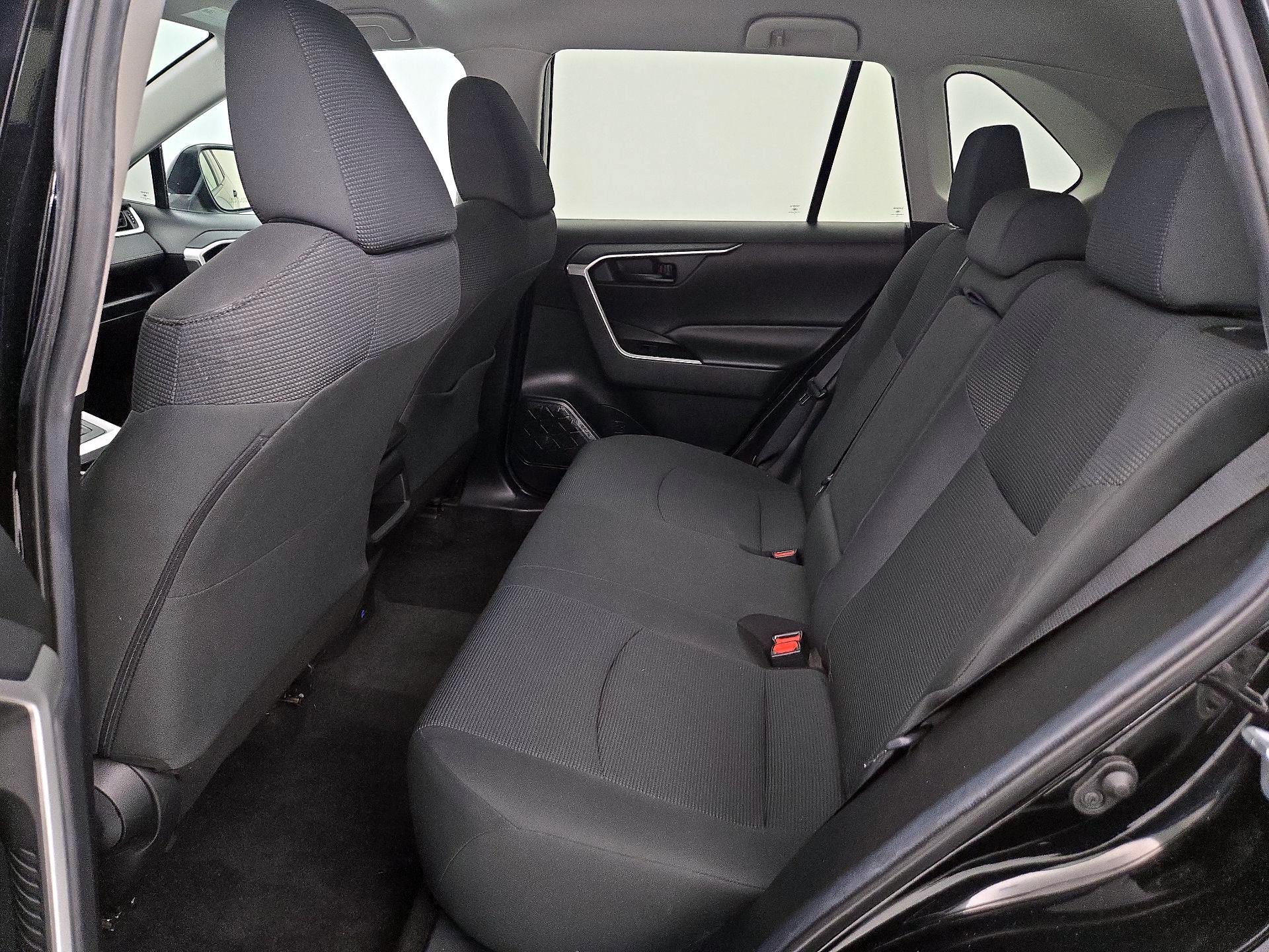Thumbnail: 2020 Toyota RAV4 - 19