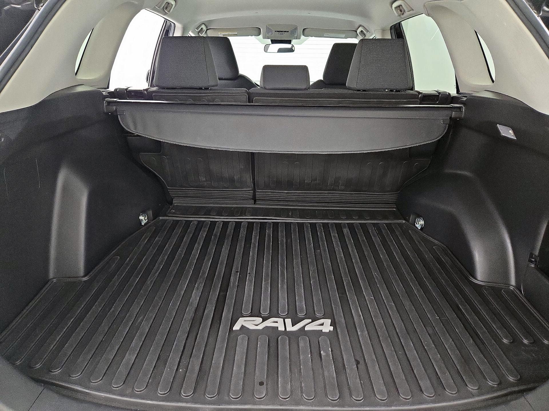 Thumbnail: 2020 Toyota RAV4 - 20
