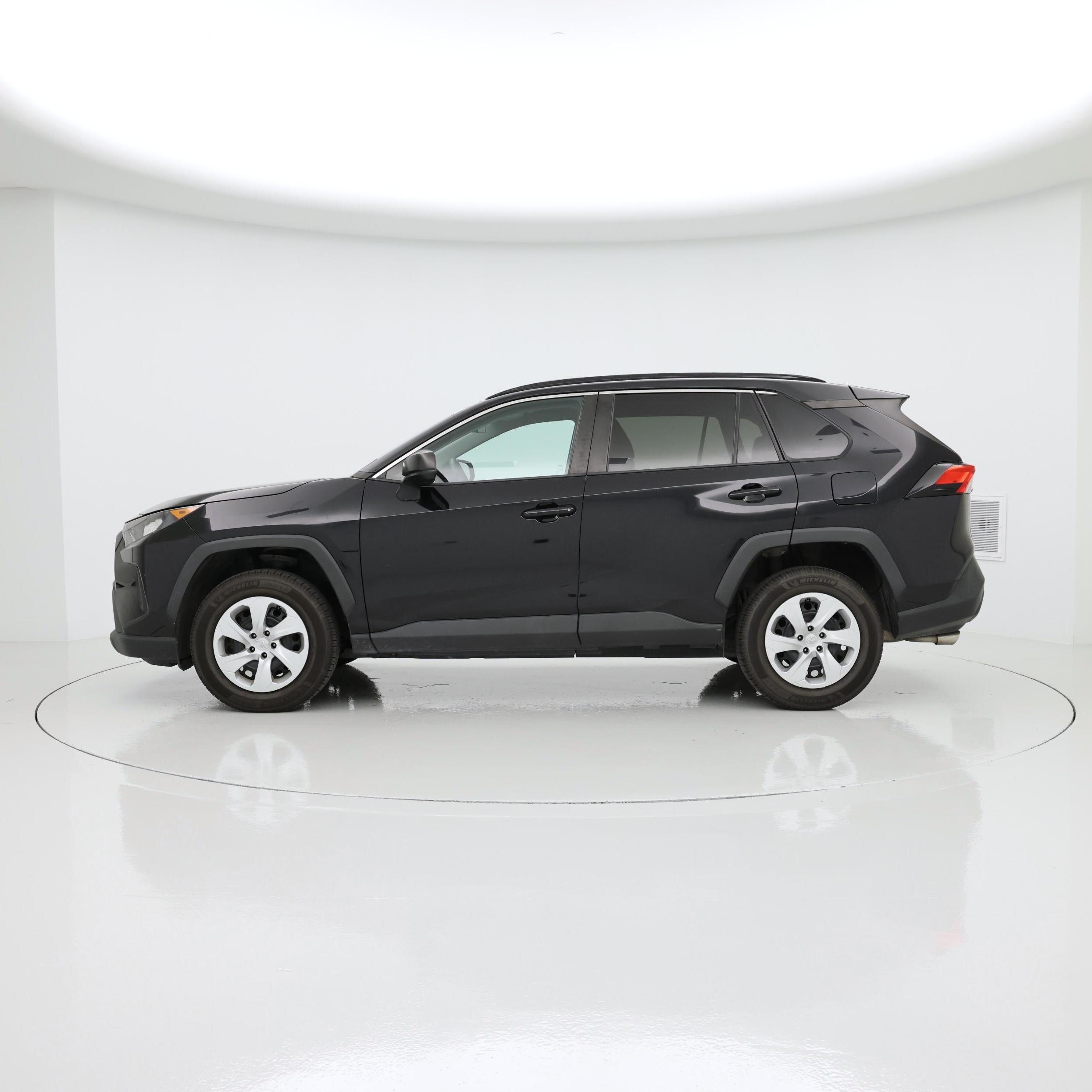Thumbnail: 2020 Toyota RAV4 - 3