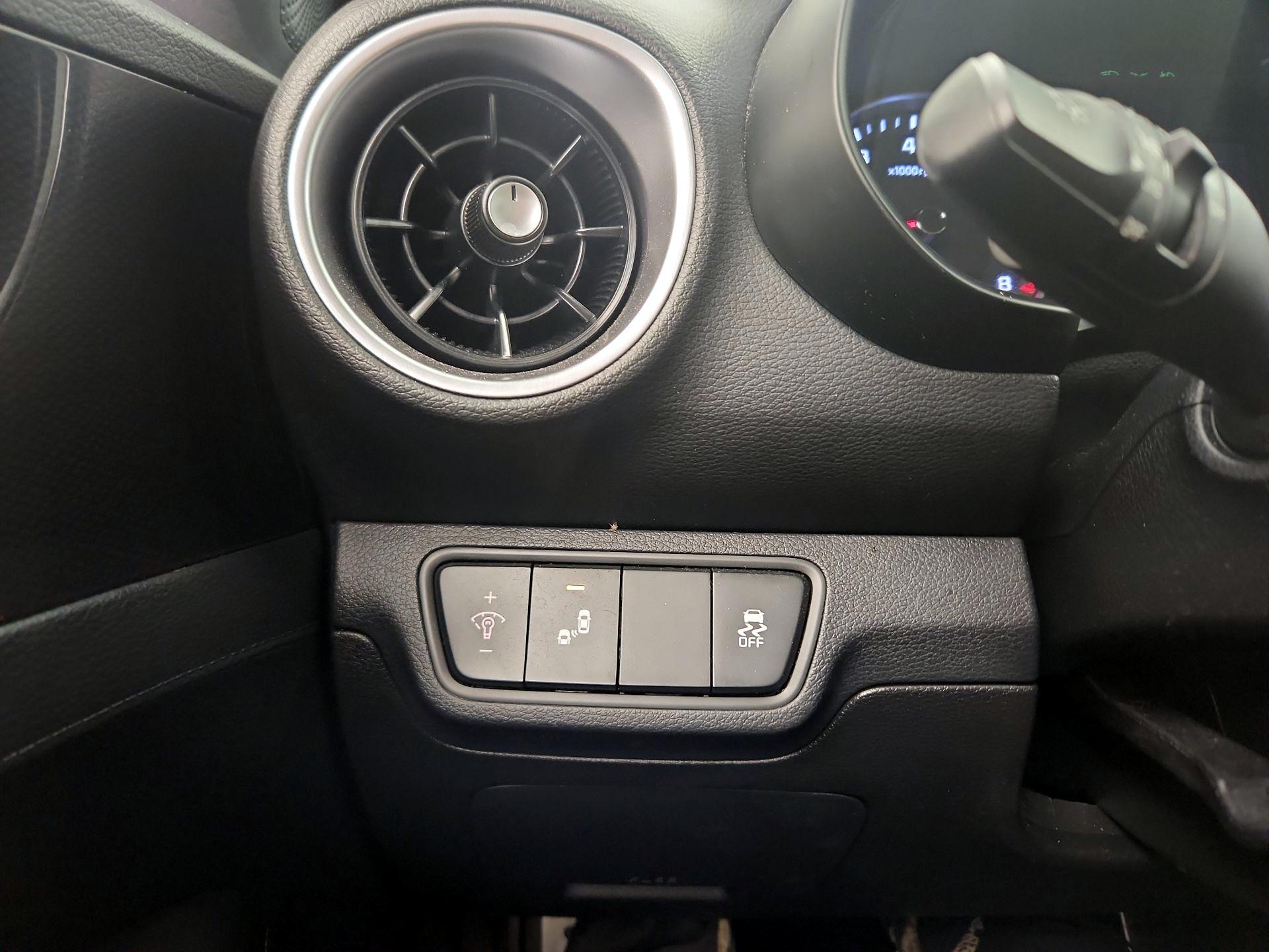 Thumbnail: 2022 Kia Forte - 13