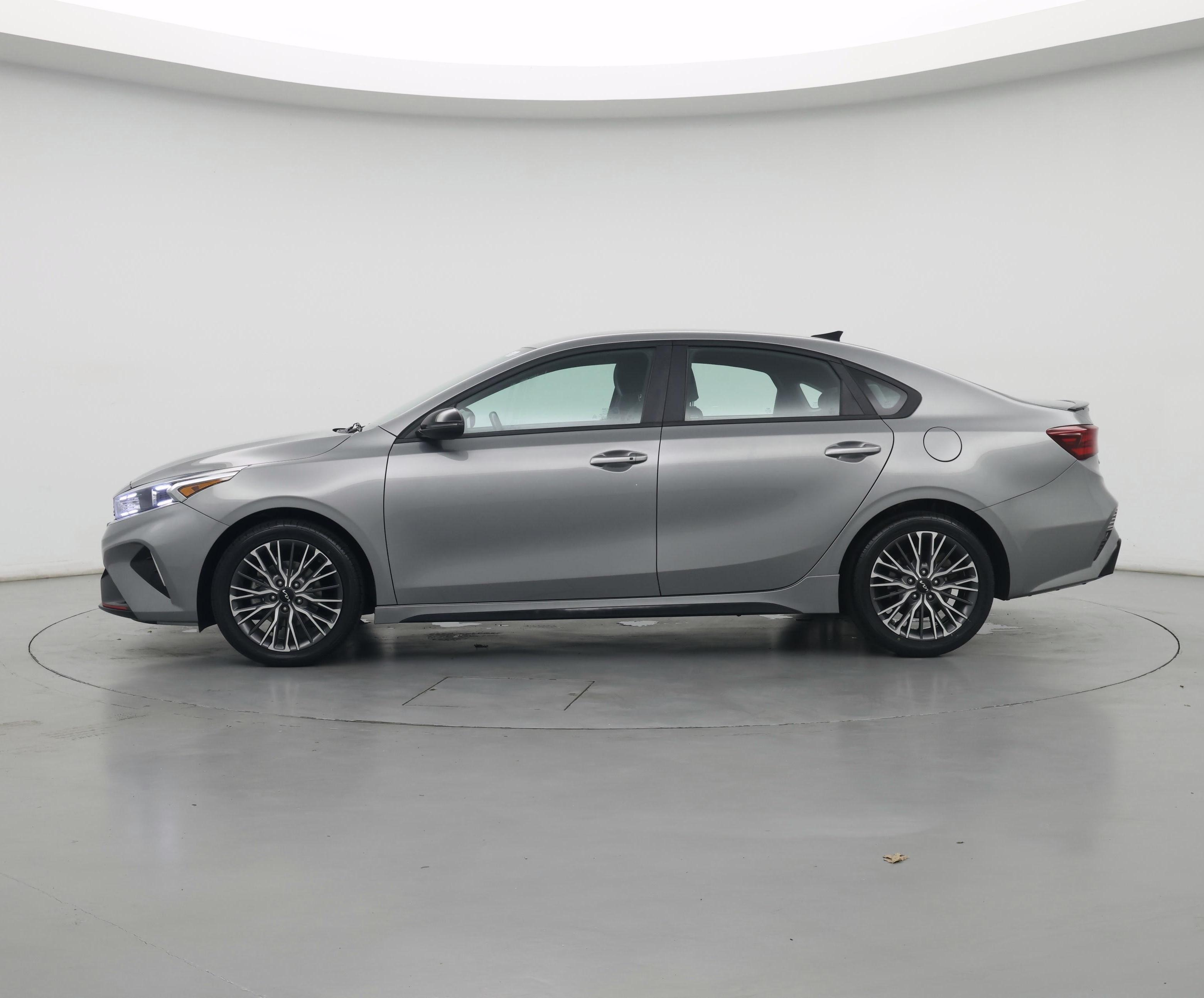 Thumbnail: 2022 Kia Forte - 3