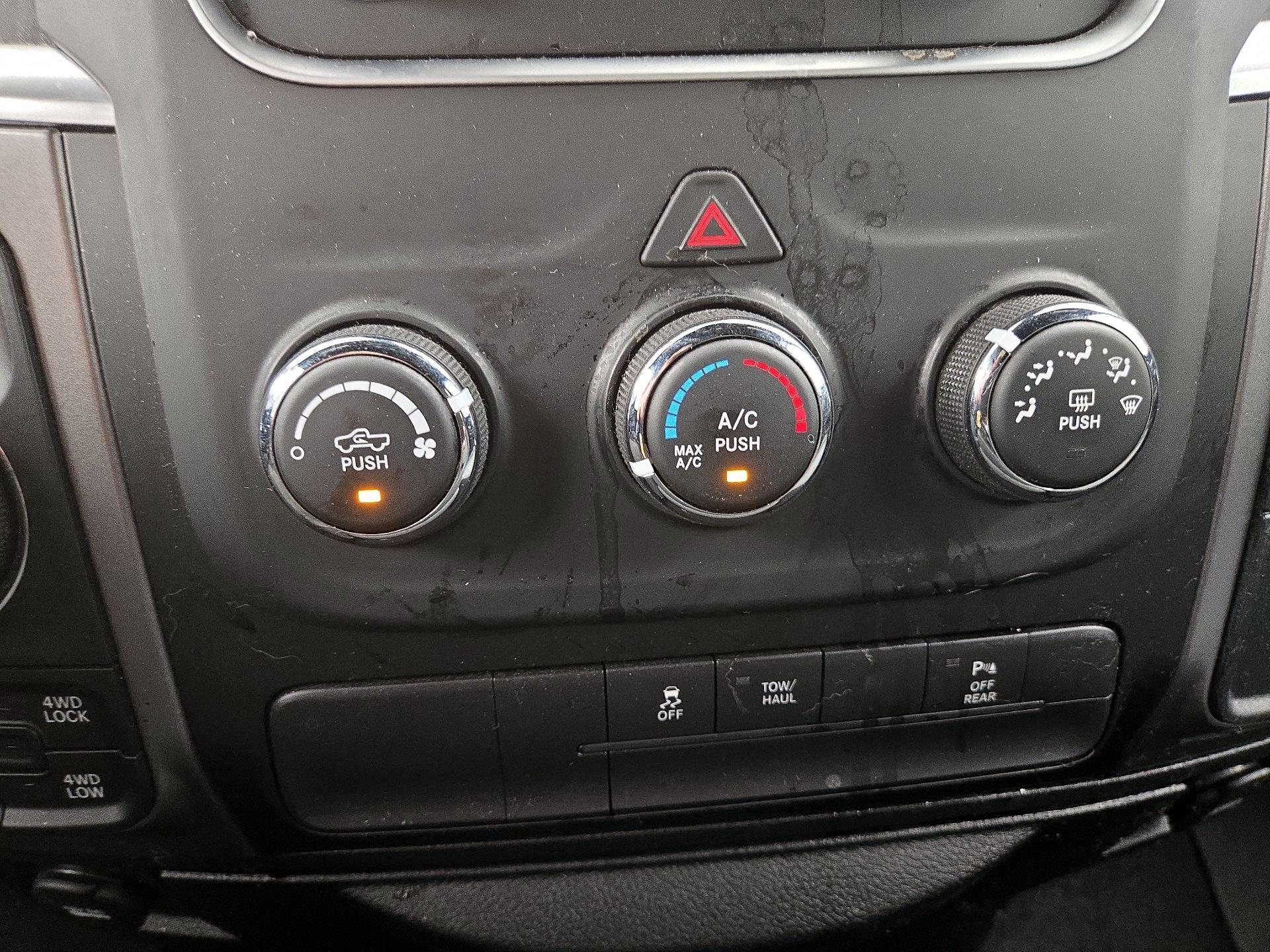 Thumbnail: 2022 RAM 1500 Classic - 16