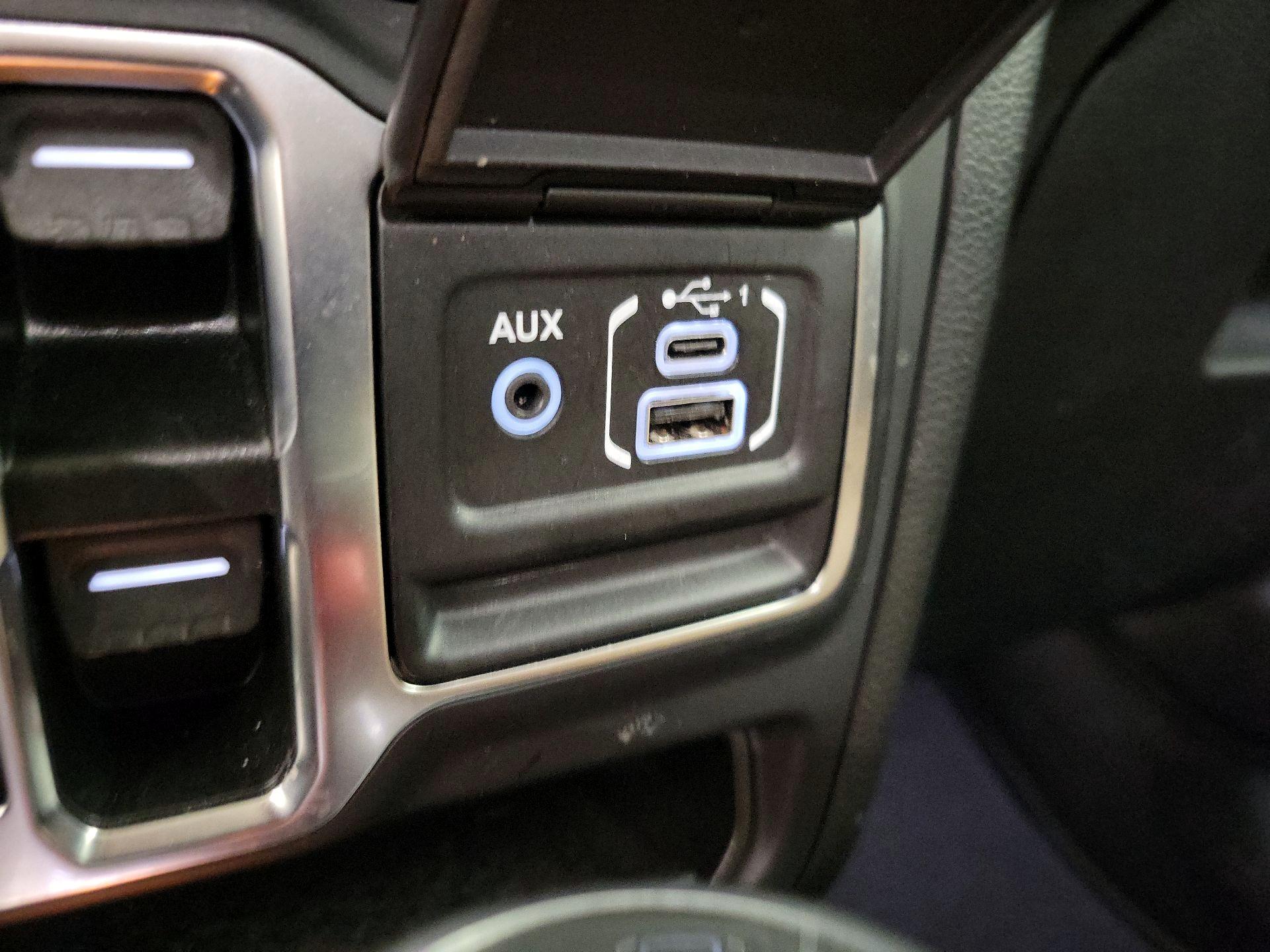 Thumbnail: 2021 Jeep Wrangler - 18