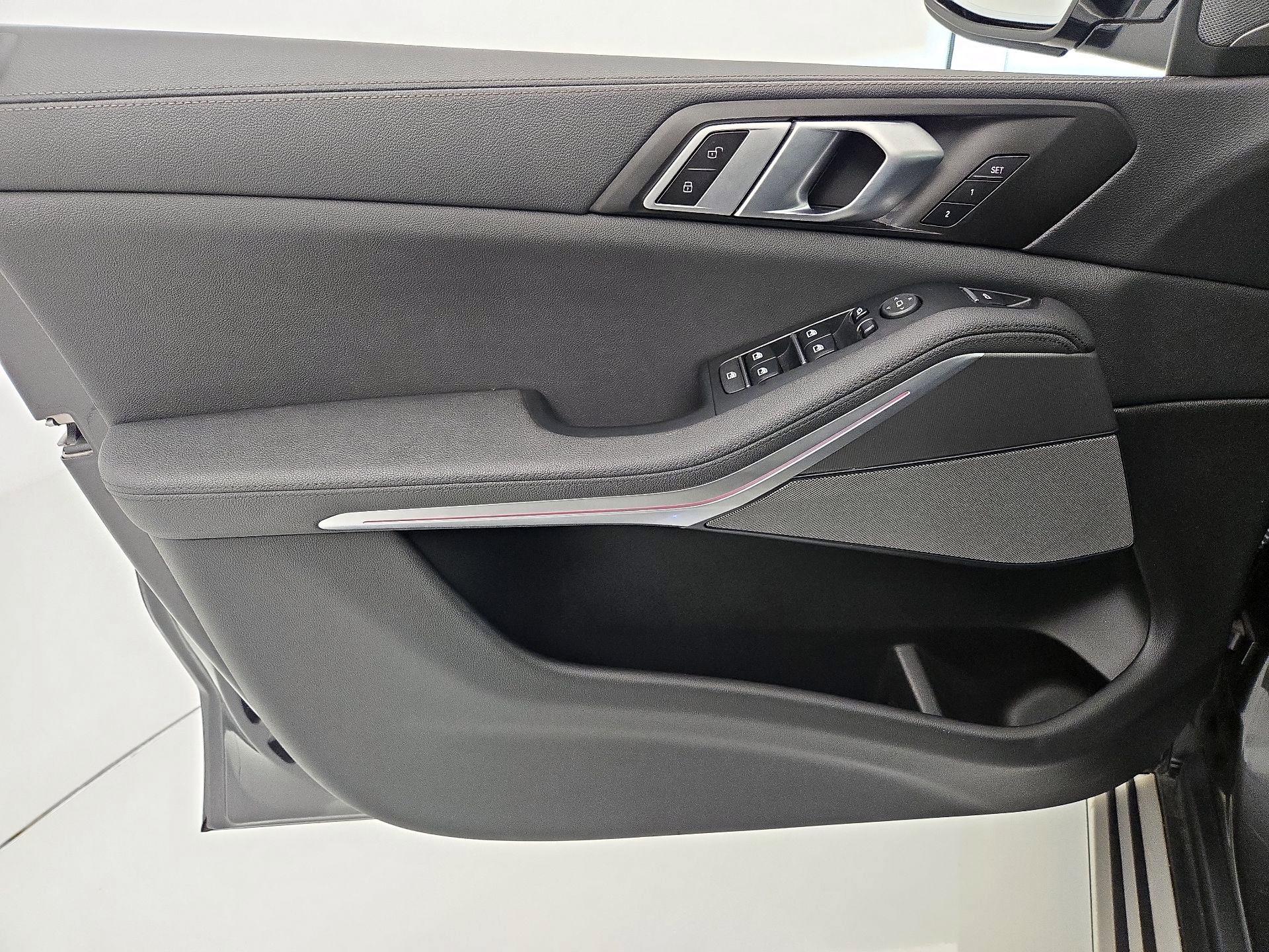 Thumbnail: 2021 BMW X5 - 12