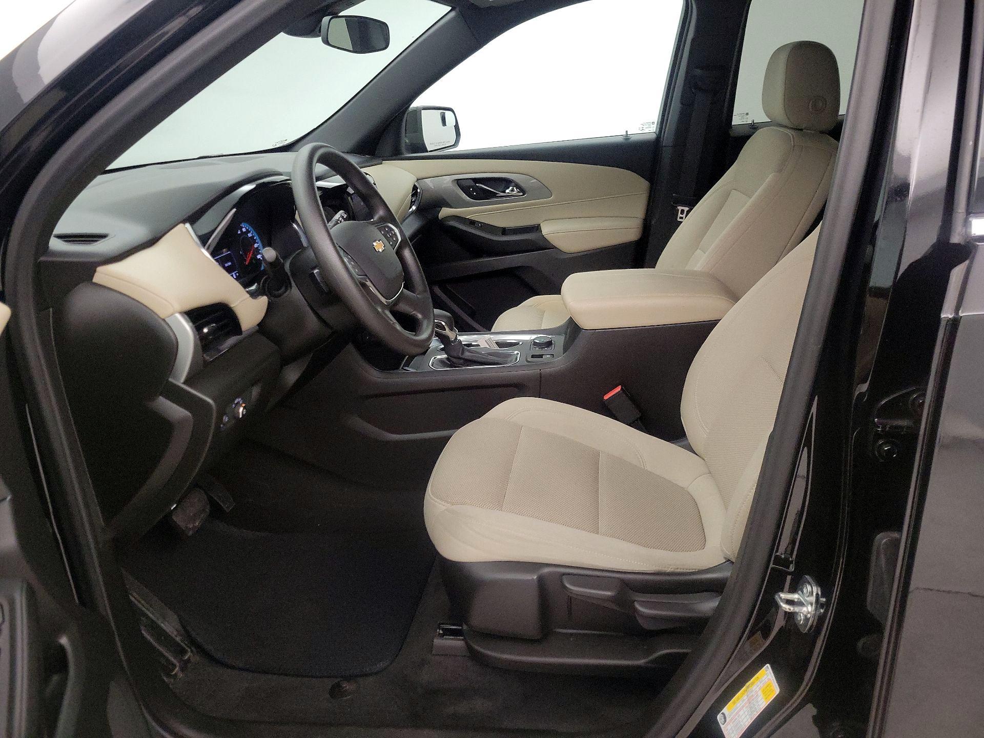 Thumbnail: 2022 Chevrolet Traverse - 11