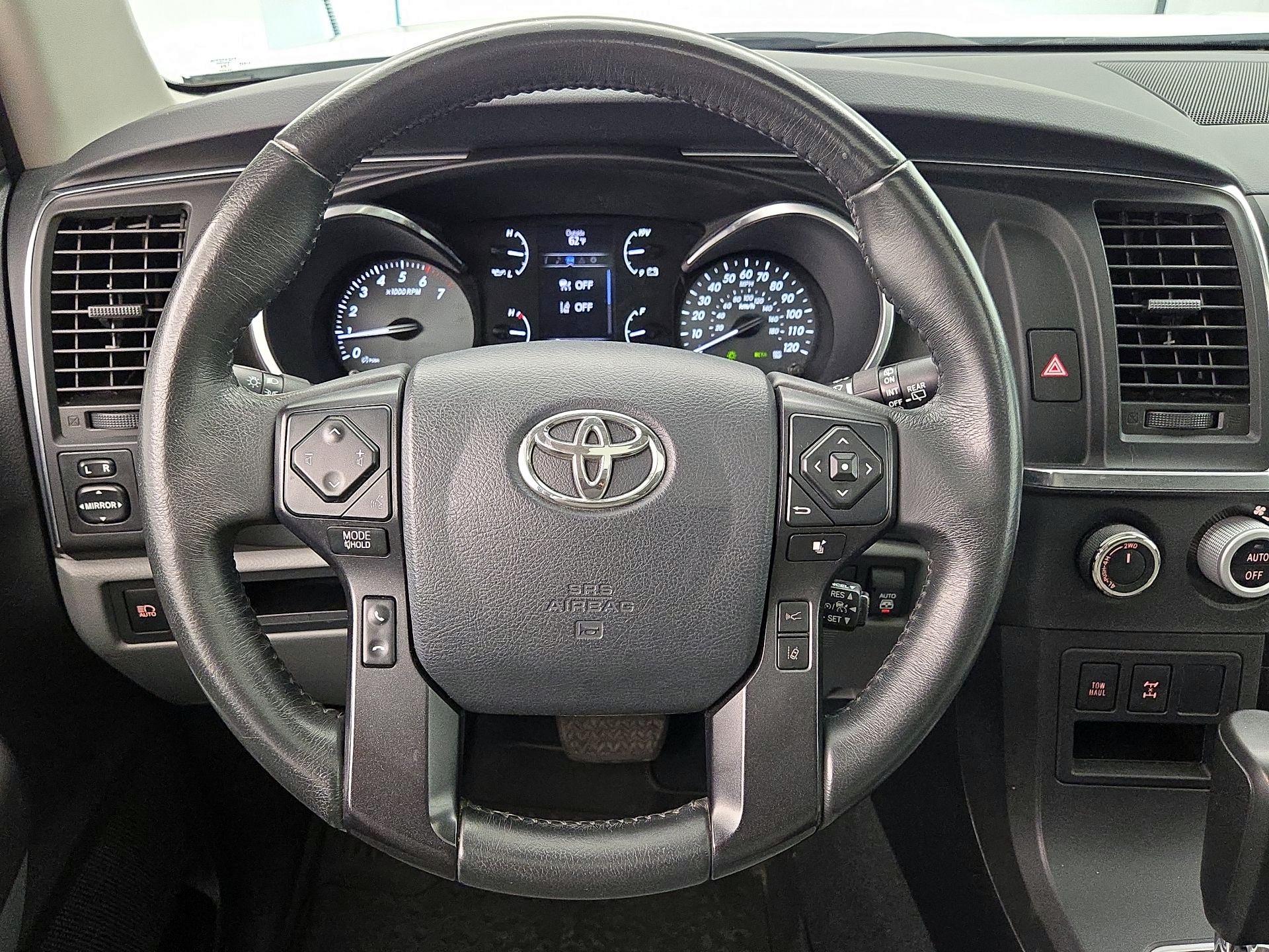 Thumbnail: 2020 Toyota Sequoia - 10