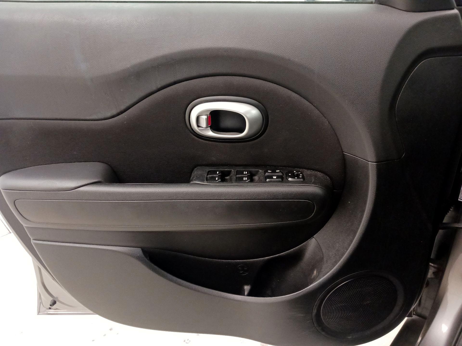 Thumbnail: 2016 Kia Soul - 12