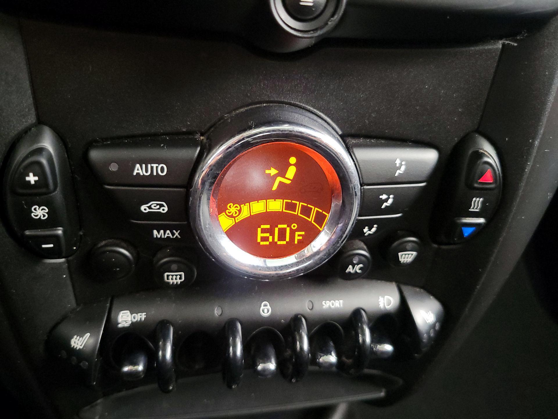 Thumbnail: 2016 MINI Cooper Countryman - 14
