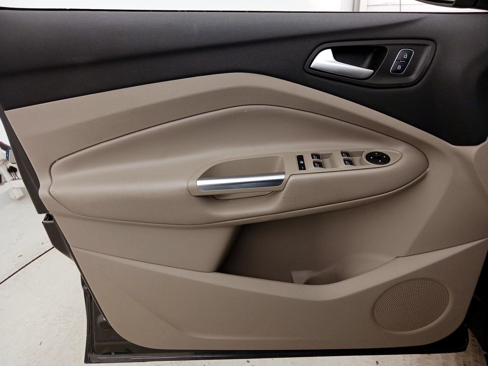 Thumbnail: 2019 Ford Escape - 12