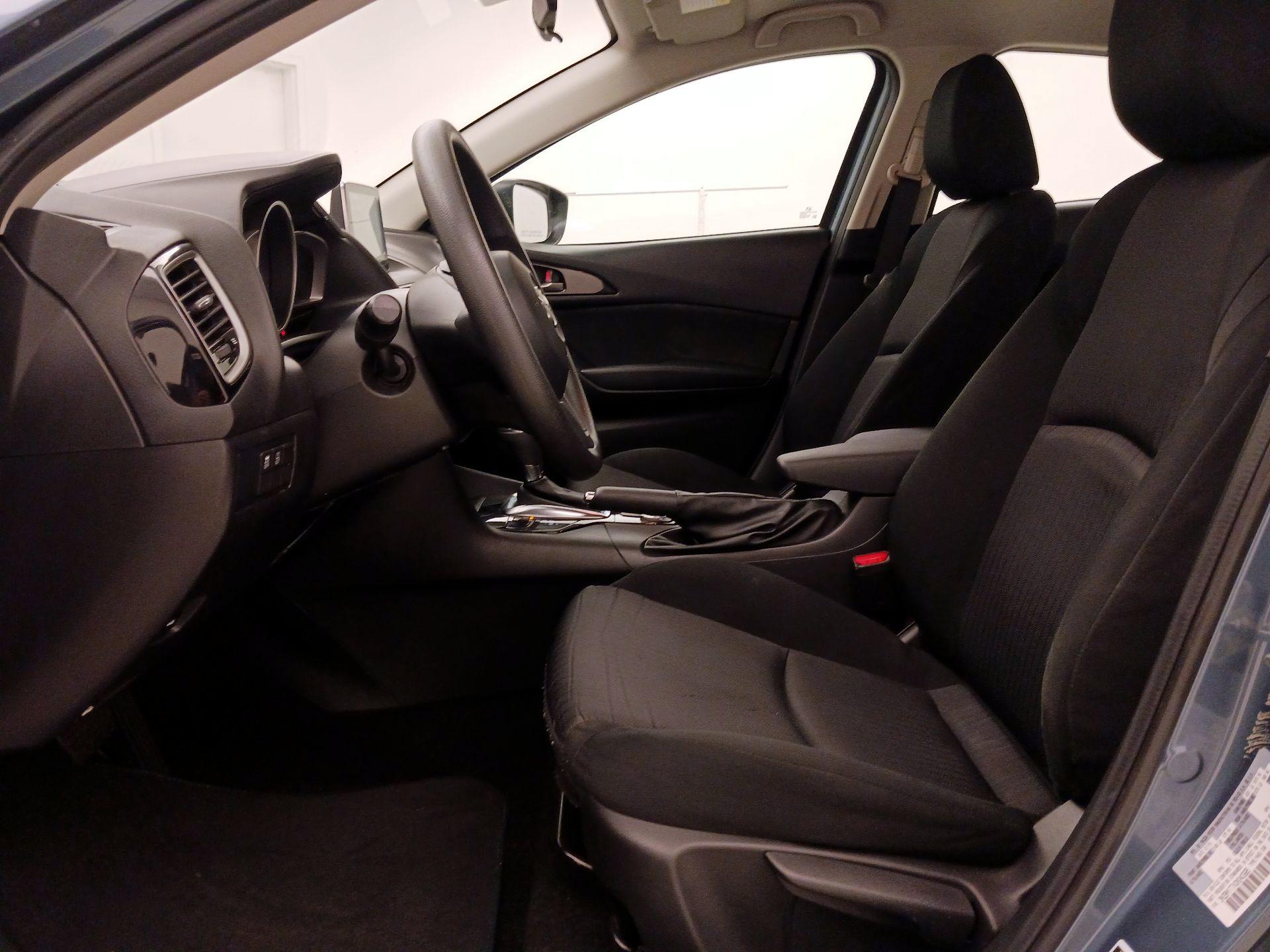 Thumbnail: 2016 Mazda Mazda3 - 11