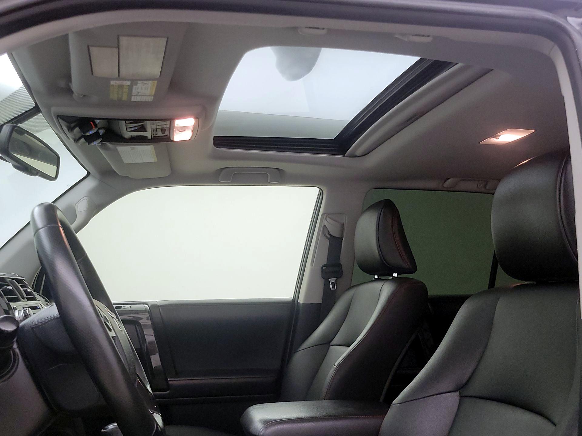 Thumbnail: 2016 Toyota 4Runner - 20