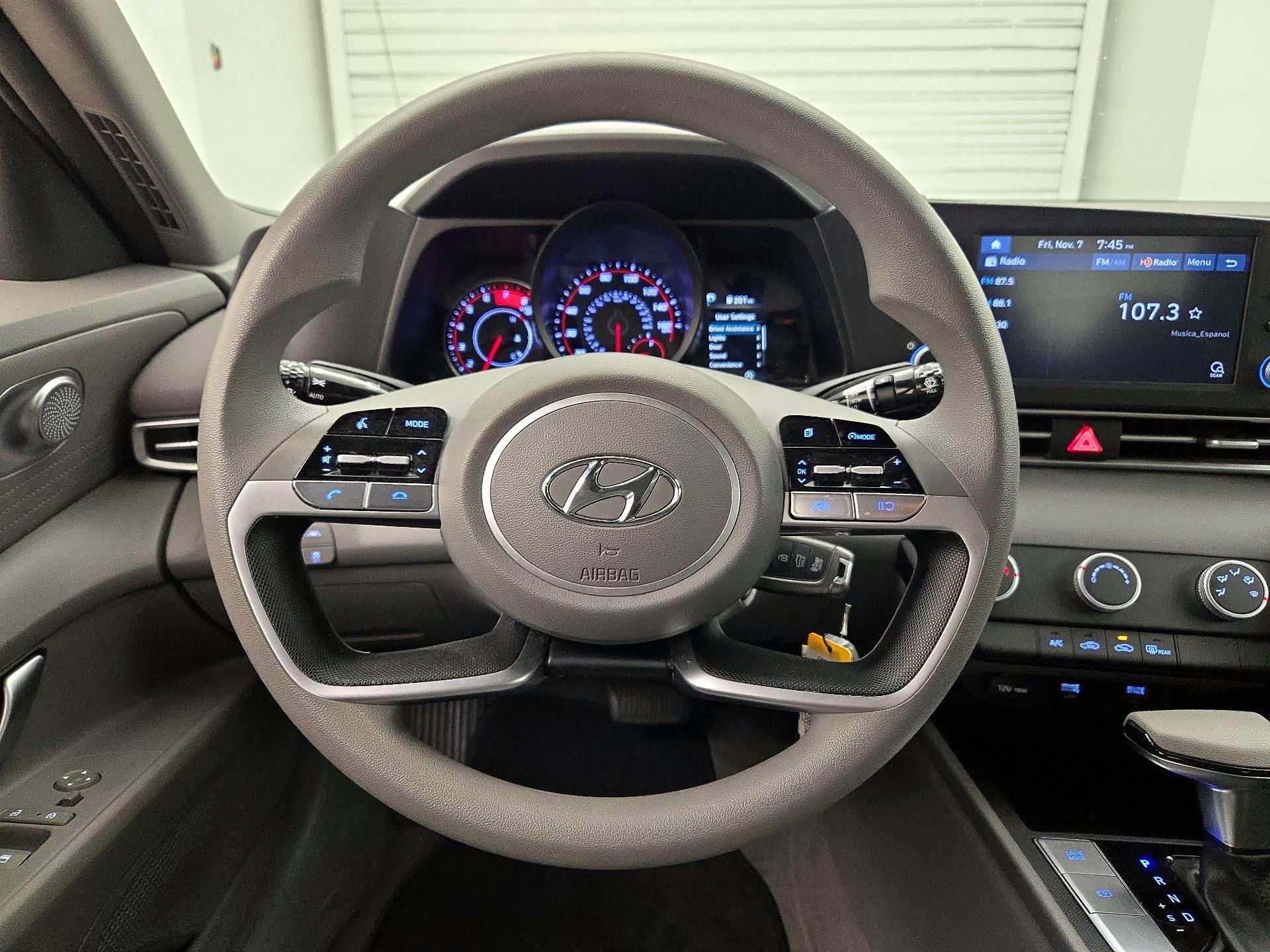 Thumbnail: 2022 Hyundai Elantra - 10