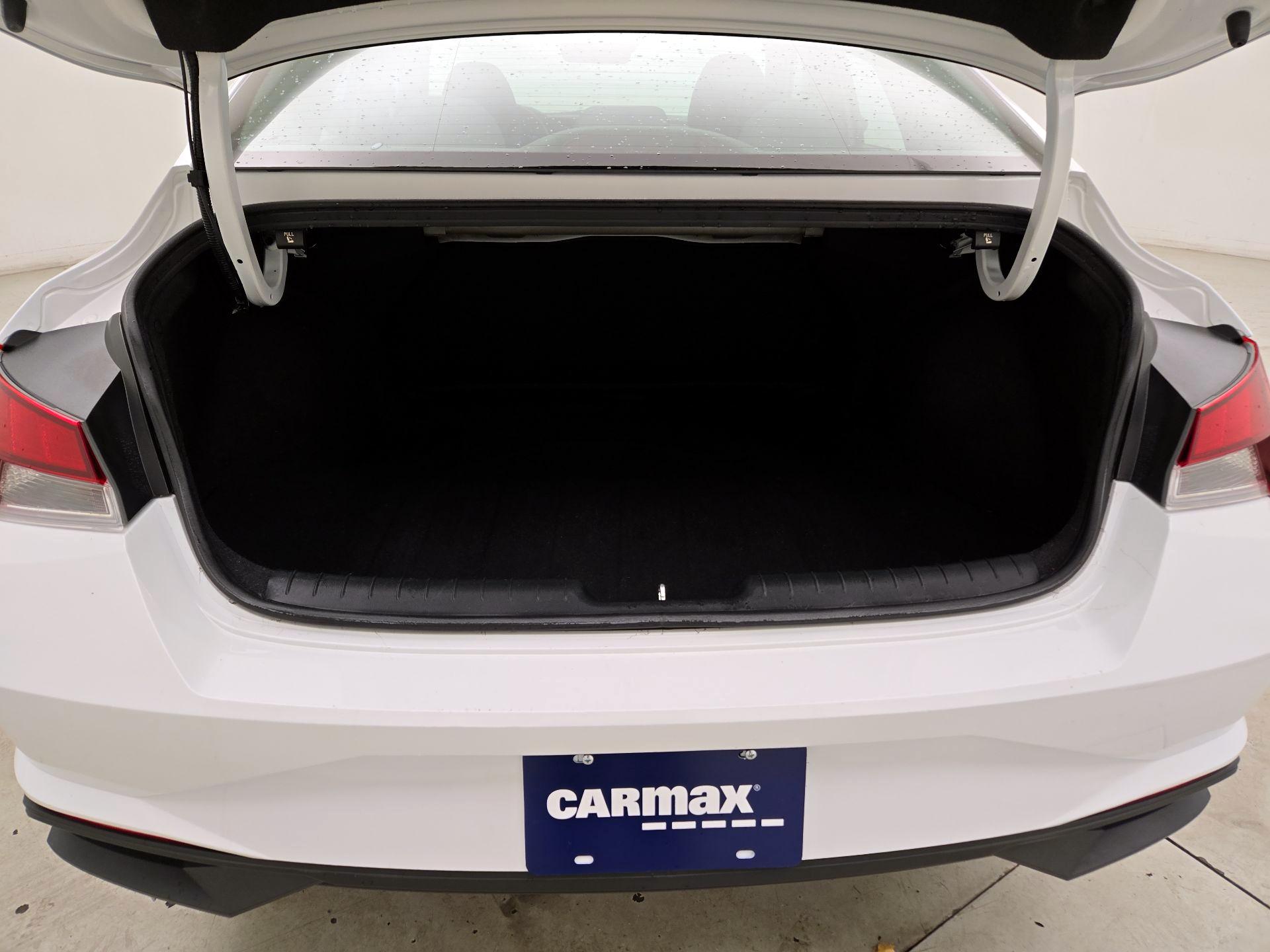 Thumbnail: 2022 Hyundai Elantra - 20