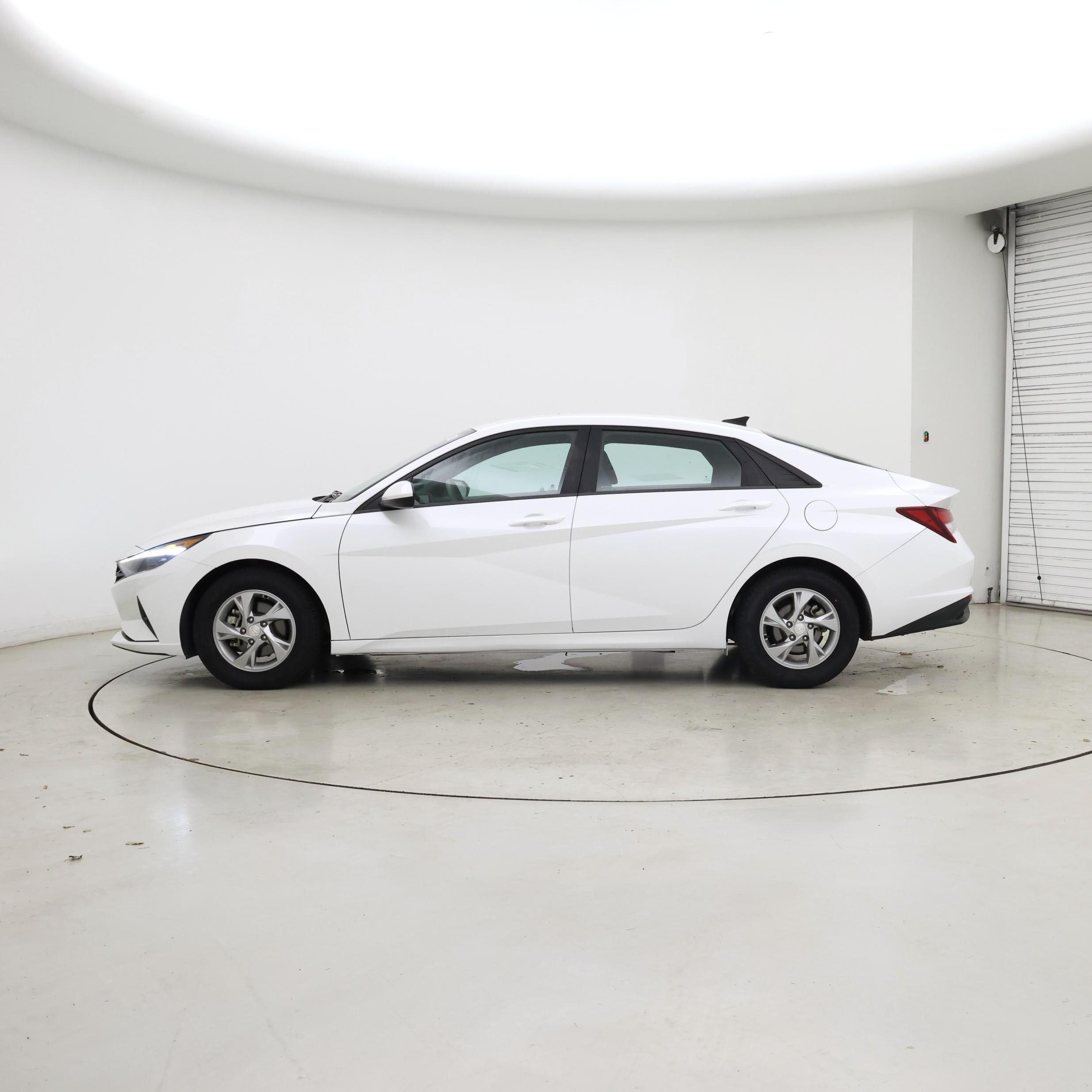 Thumbnail: 2022 Hyundai Elantra - 3