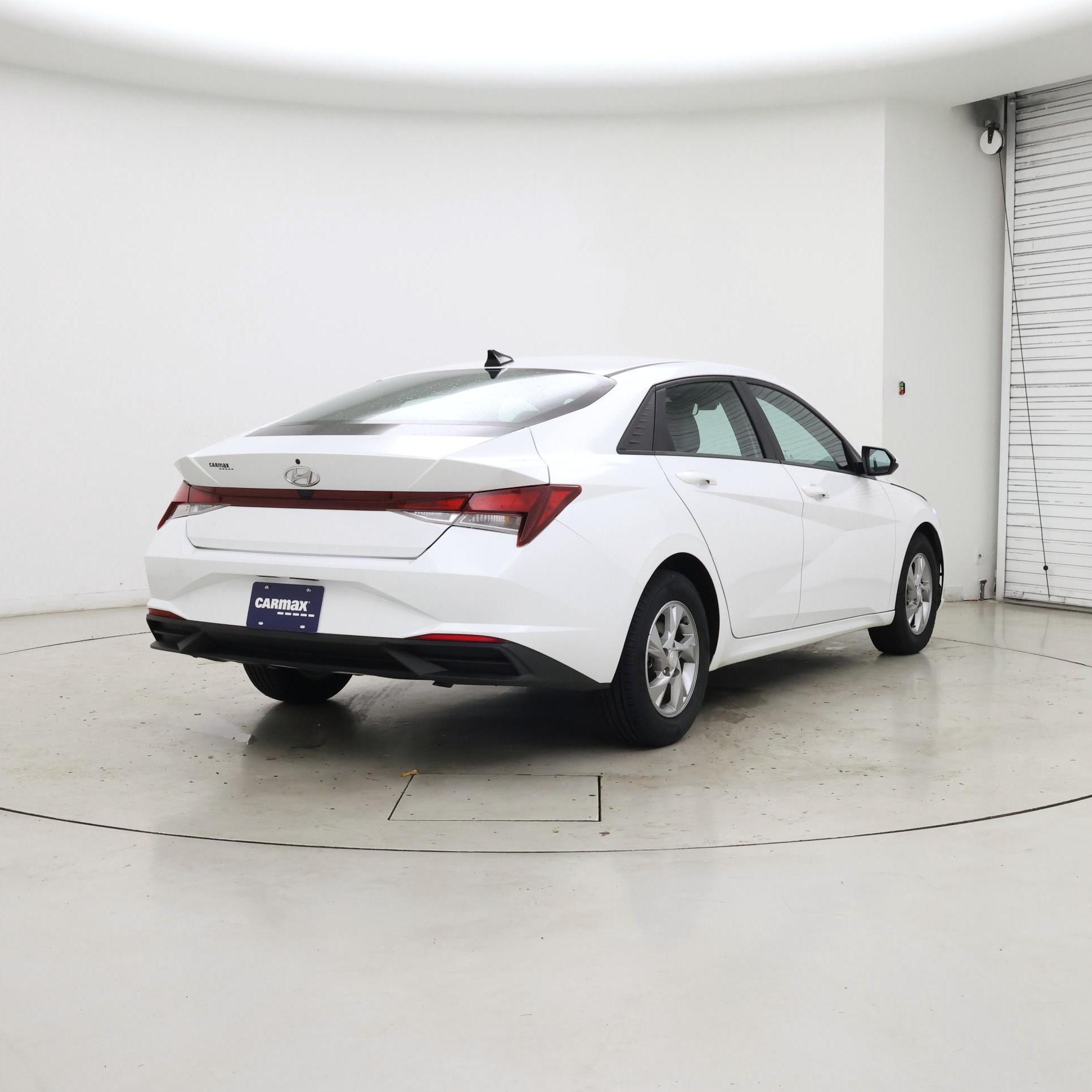 Thumbnail: 2022 Hyundai Elantra - 8