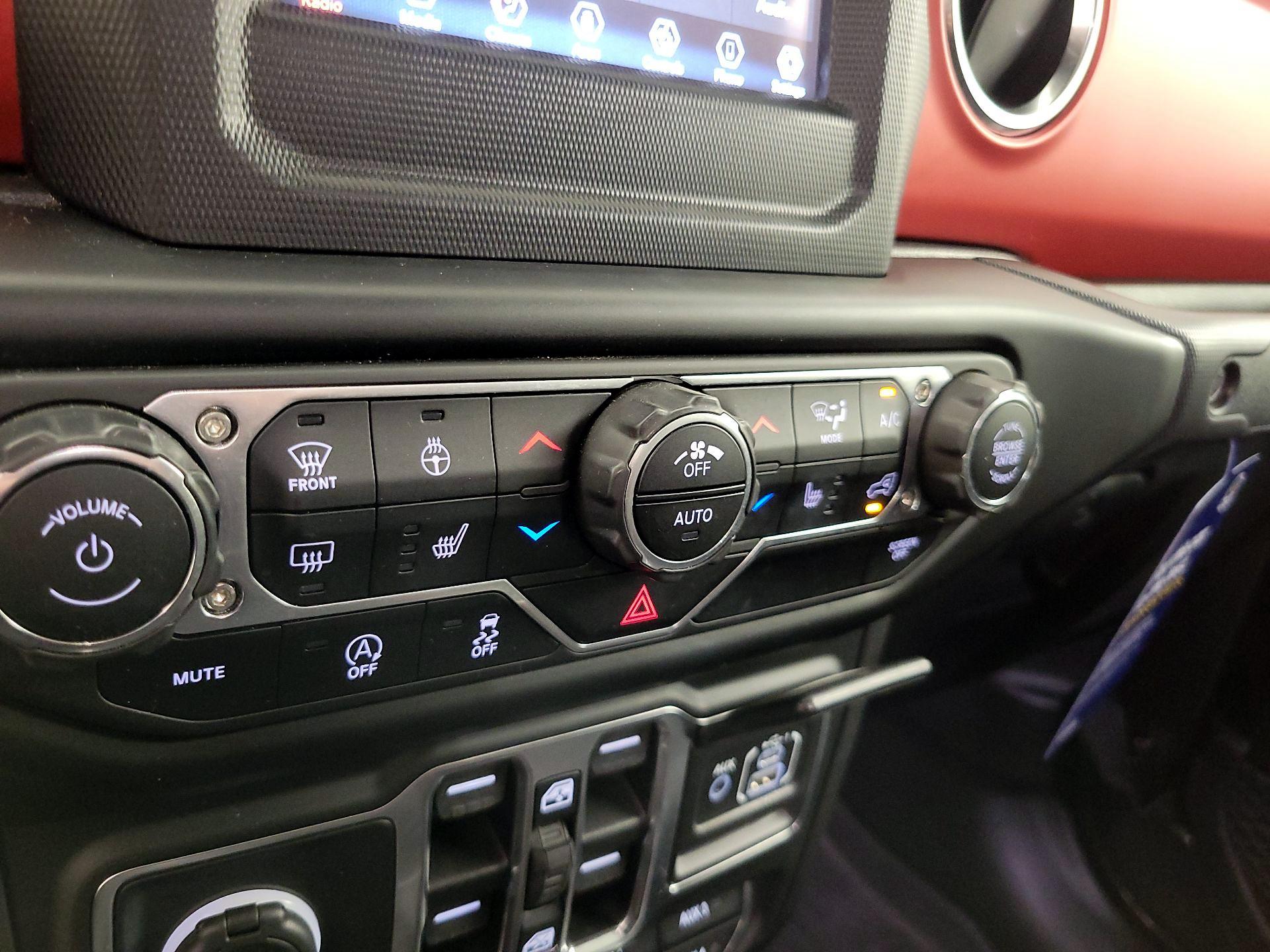 Thumbnail: 2021 Jeep Gladiator - 16