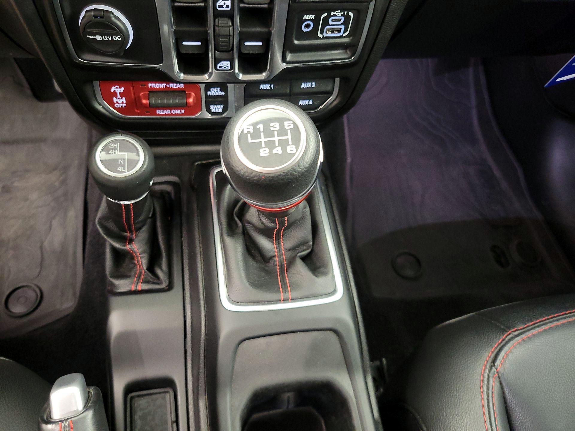 Thumbnail: 2021 Jeep Gladiator - 17