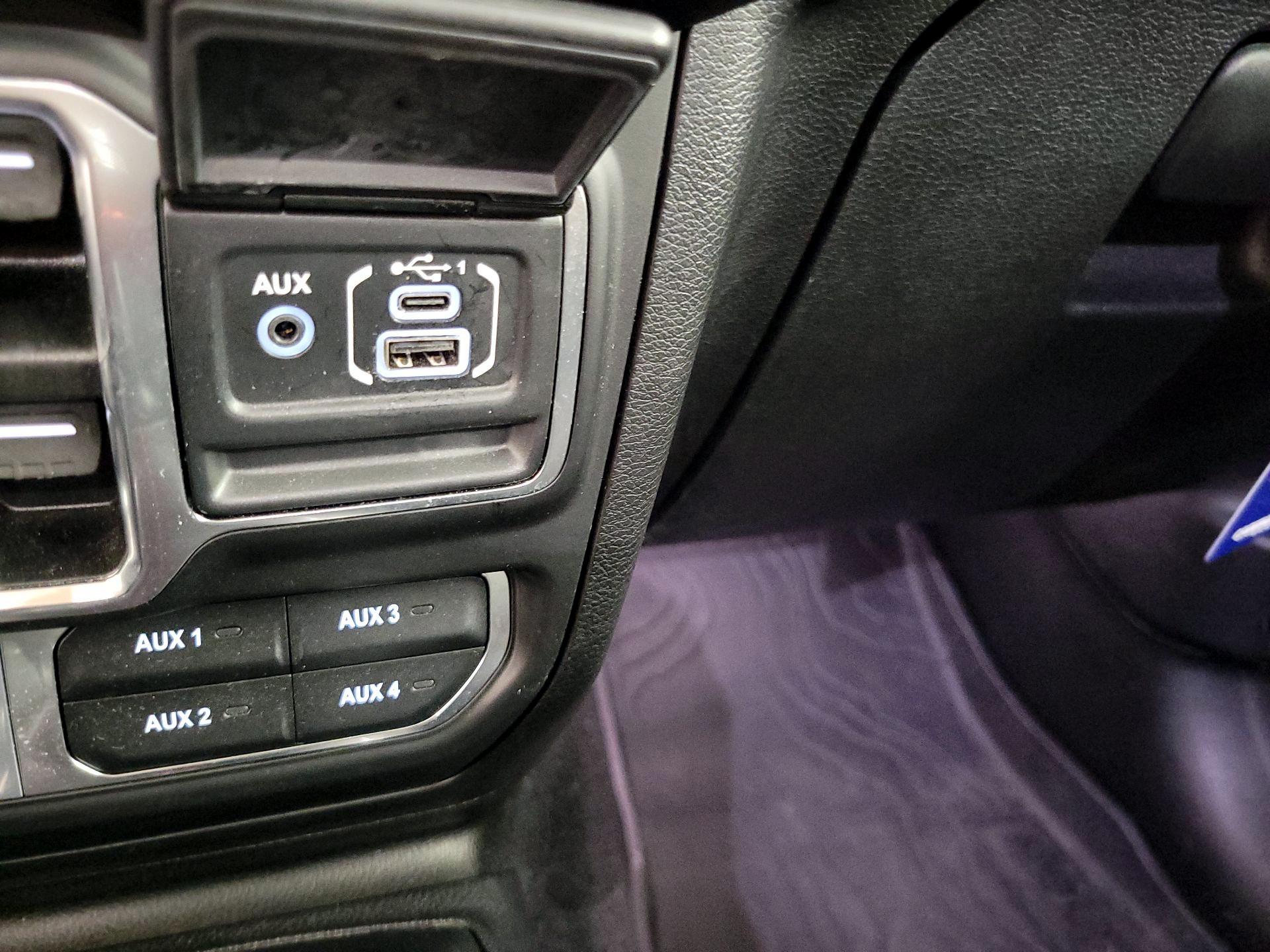 Thumbnail: 2021 Jeep Gladiator - 18