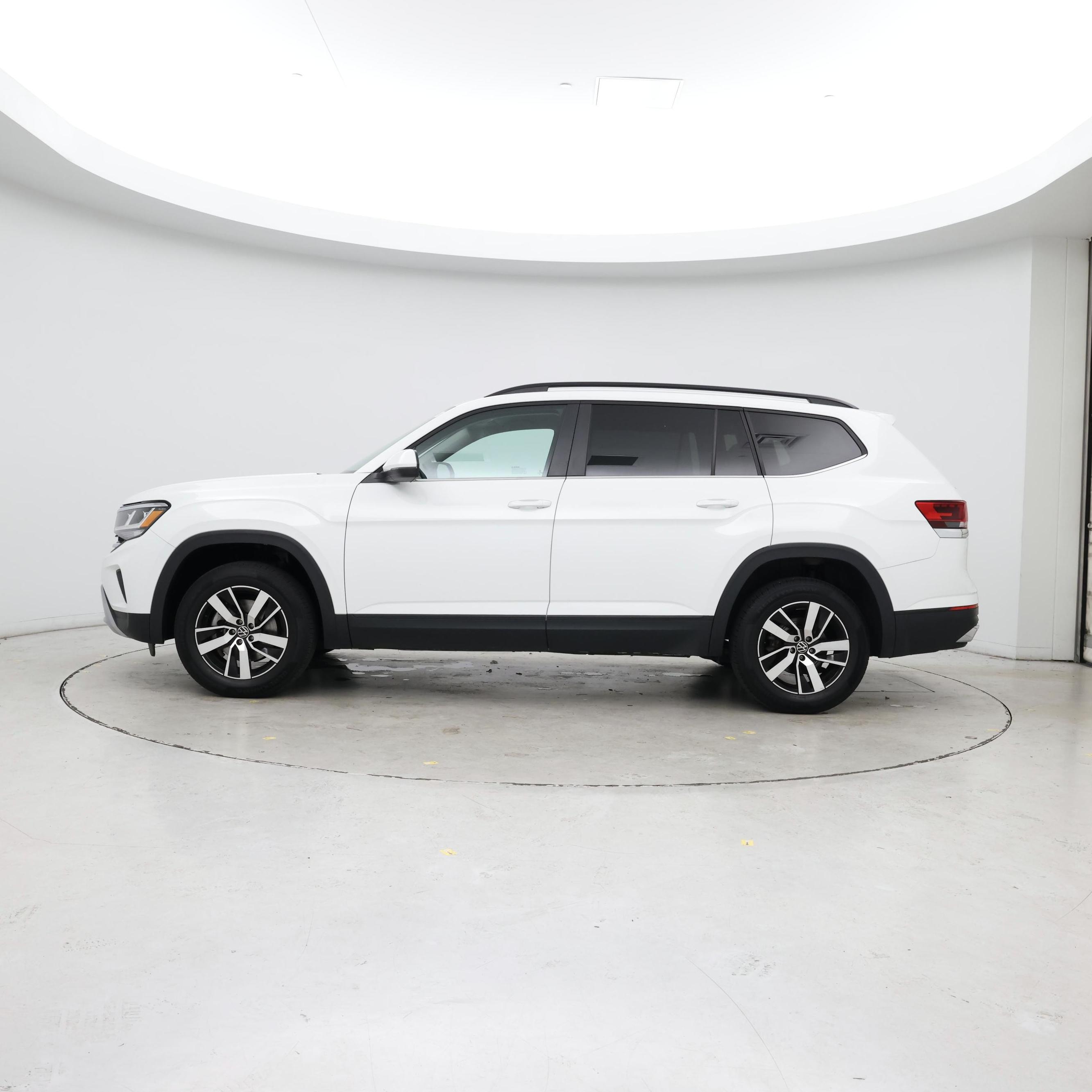 Thumbnail: 2022 Volkswagen Atlas - 3