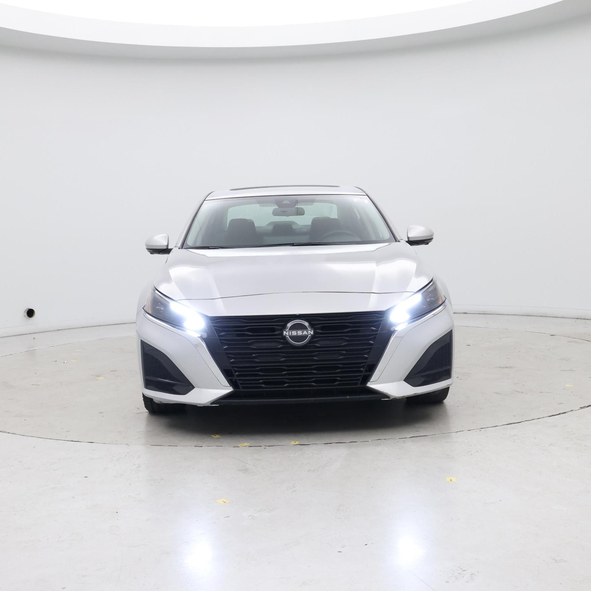 Thumbnail: 2023 Nissan Altima - 5