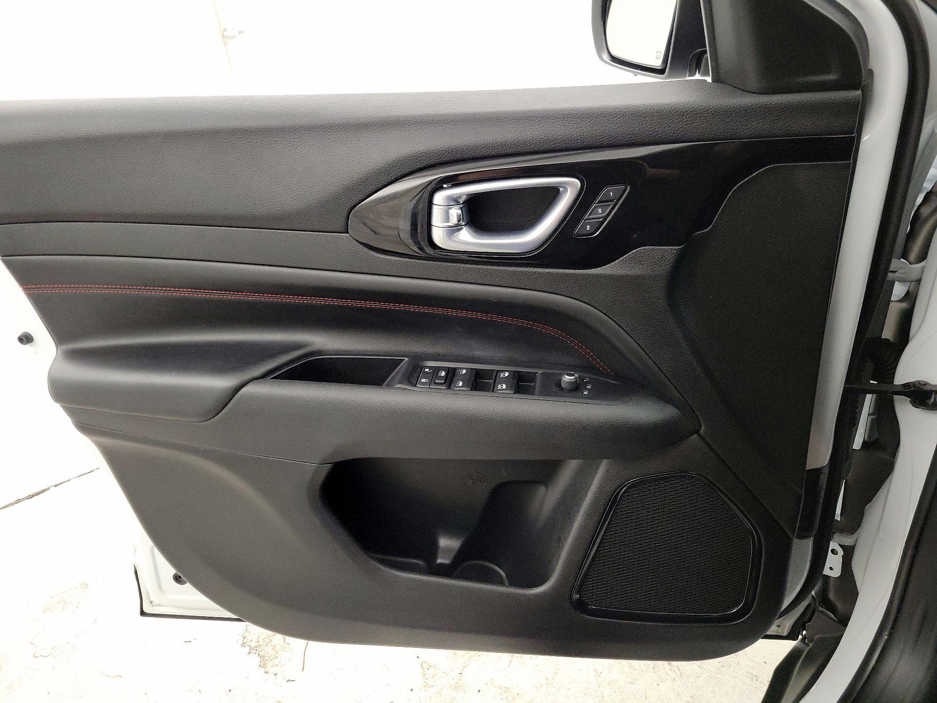 Thumbnail: 2022 Jeep Compass - 12