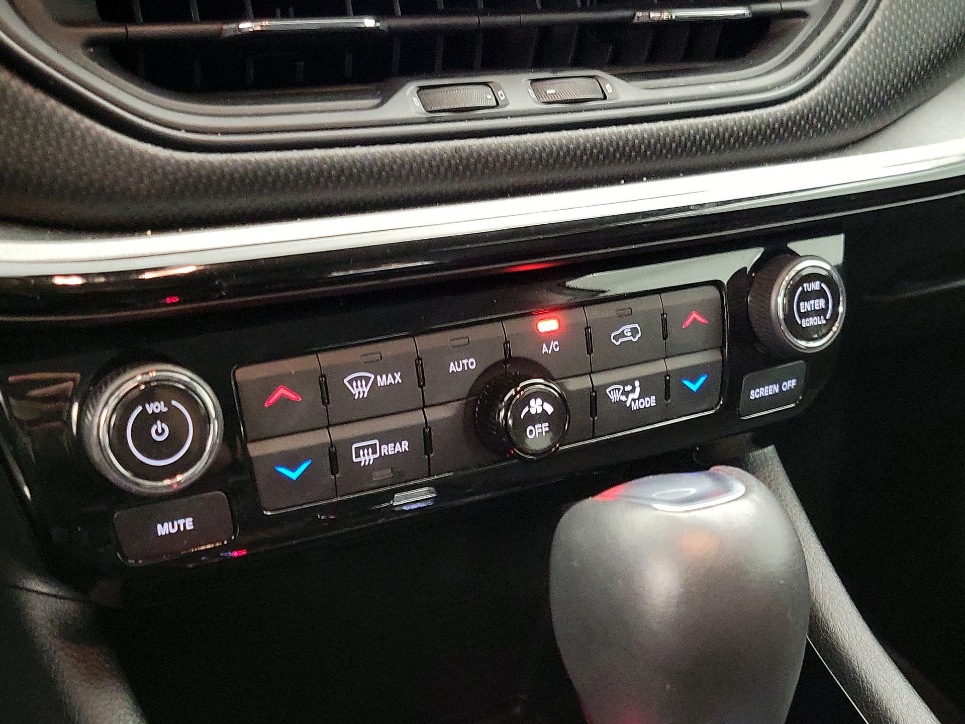 Thumbnail: 2022 Jeep Compass - 16